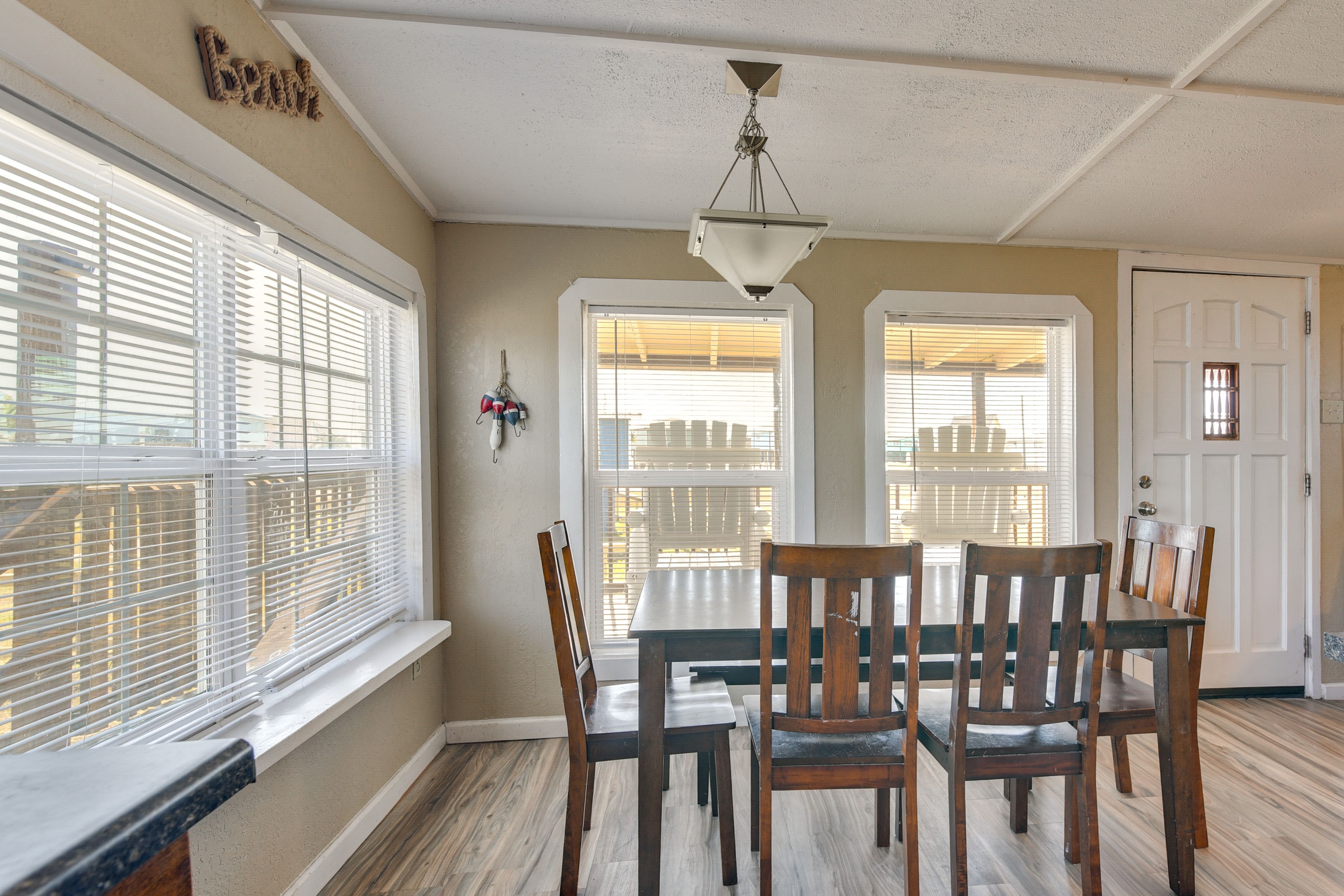 Dining Area | Dining Table | Dishware/Flatware