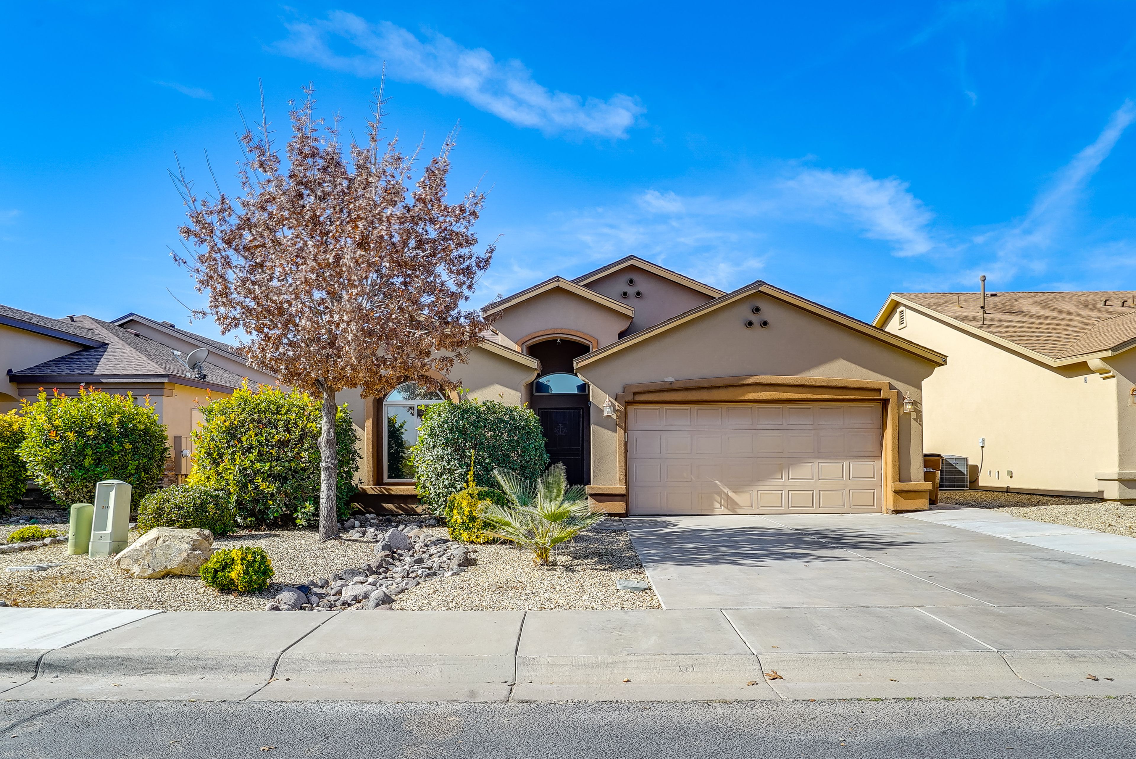 Parking | Garage (2 Vehicles) | Driveway (2 Vehicles)