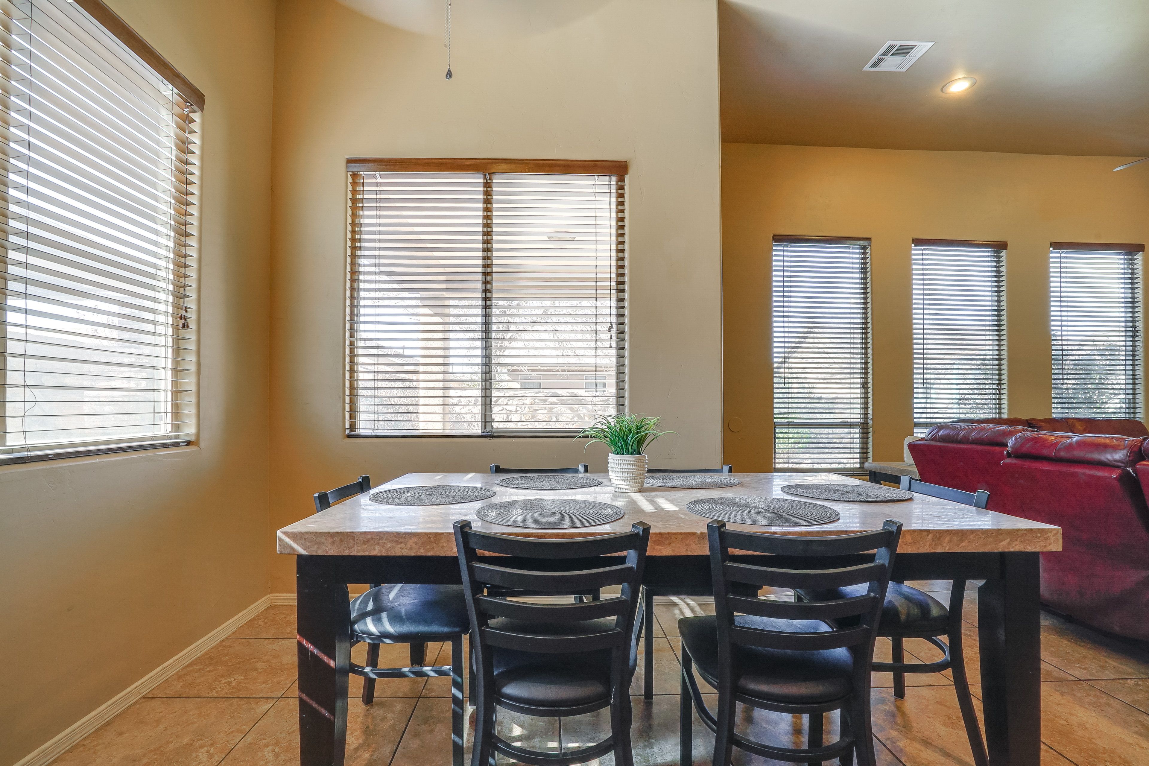 Dining Table | Dishware/Flatware