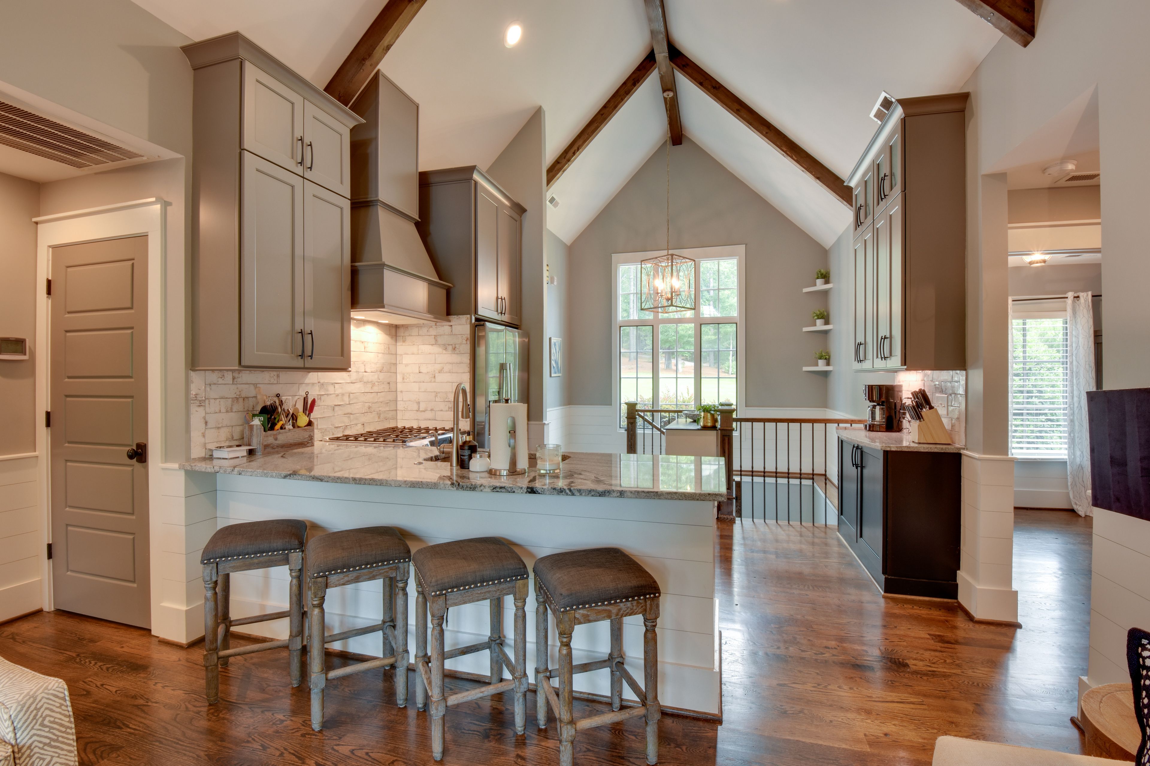 Kitchen | Main Floor