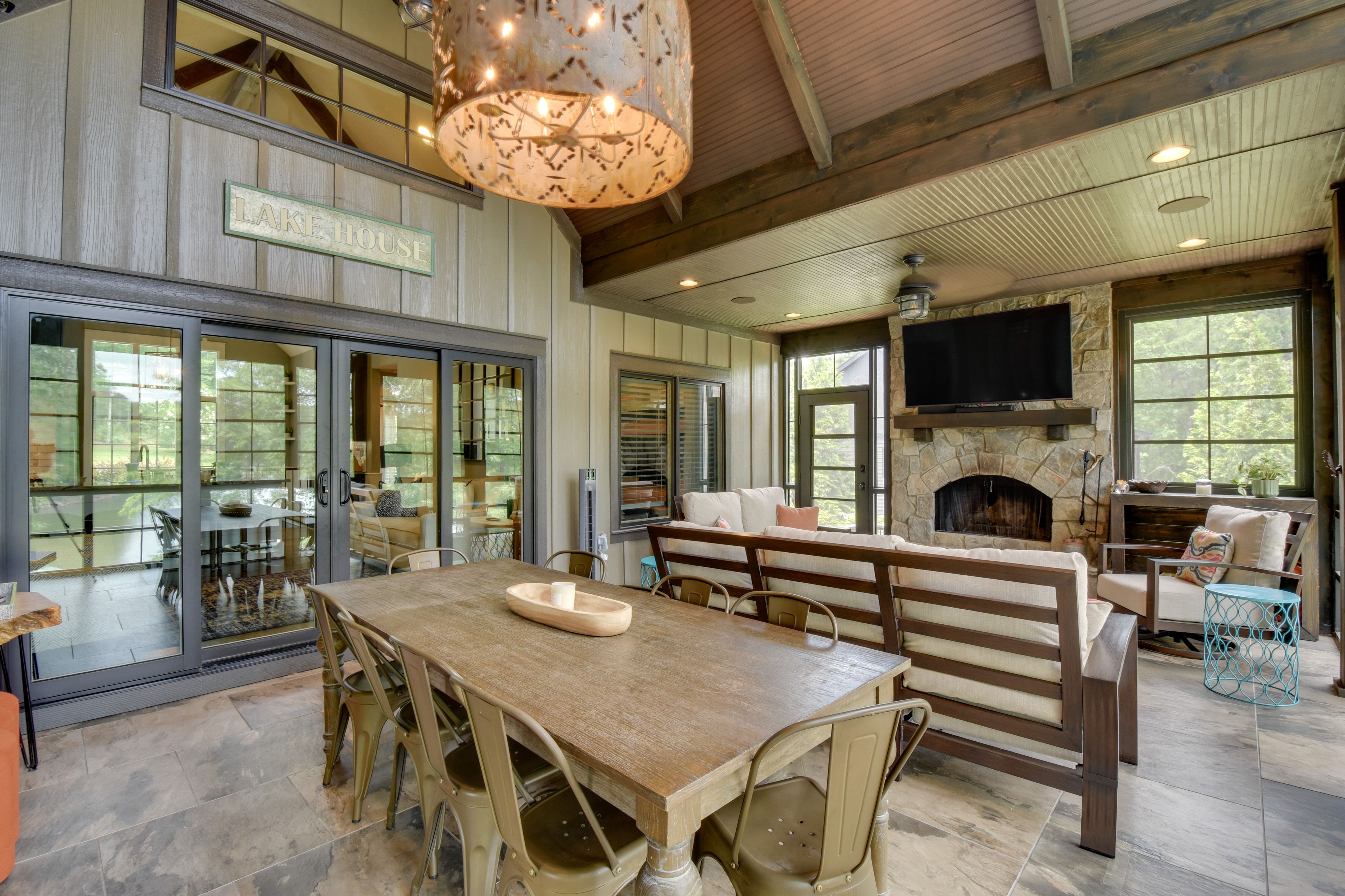 Sunroom | Main Floor