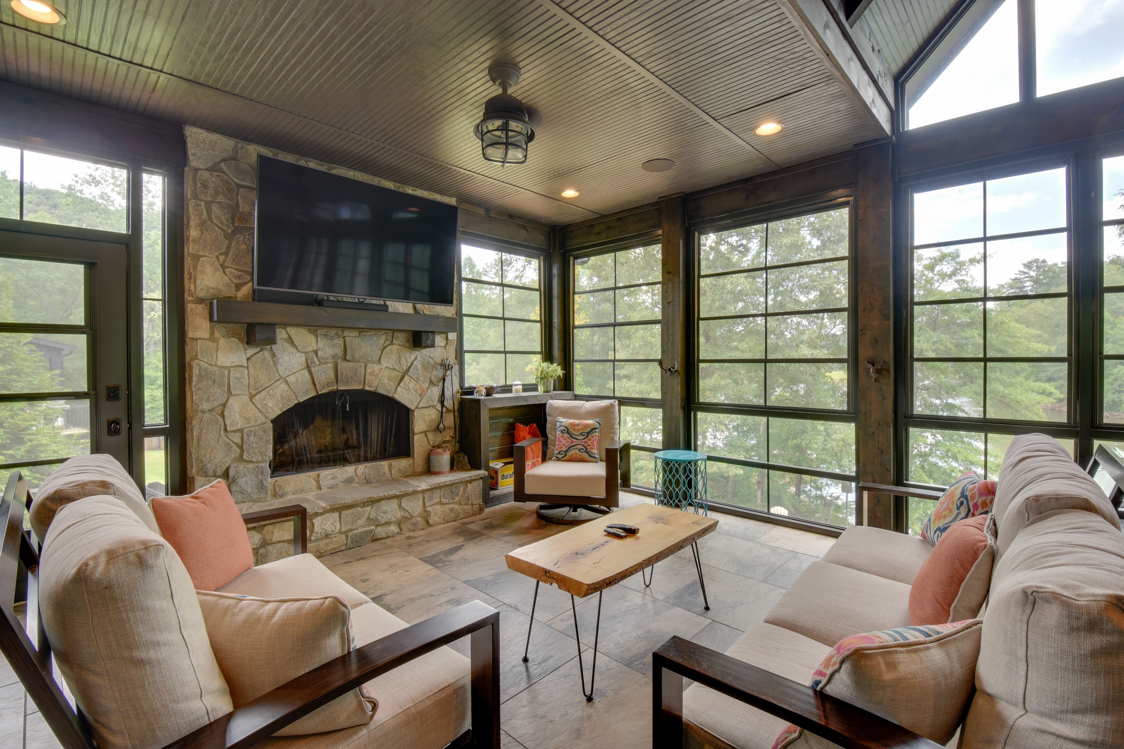 Seneca Vacation Rental | 4BR | 4BA | 2,102 Sq Ft