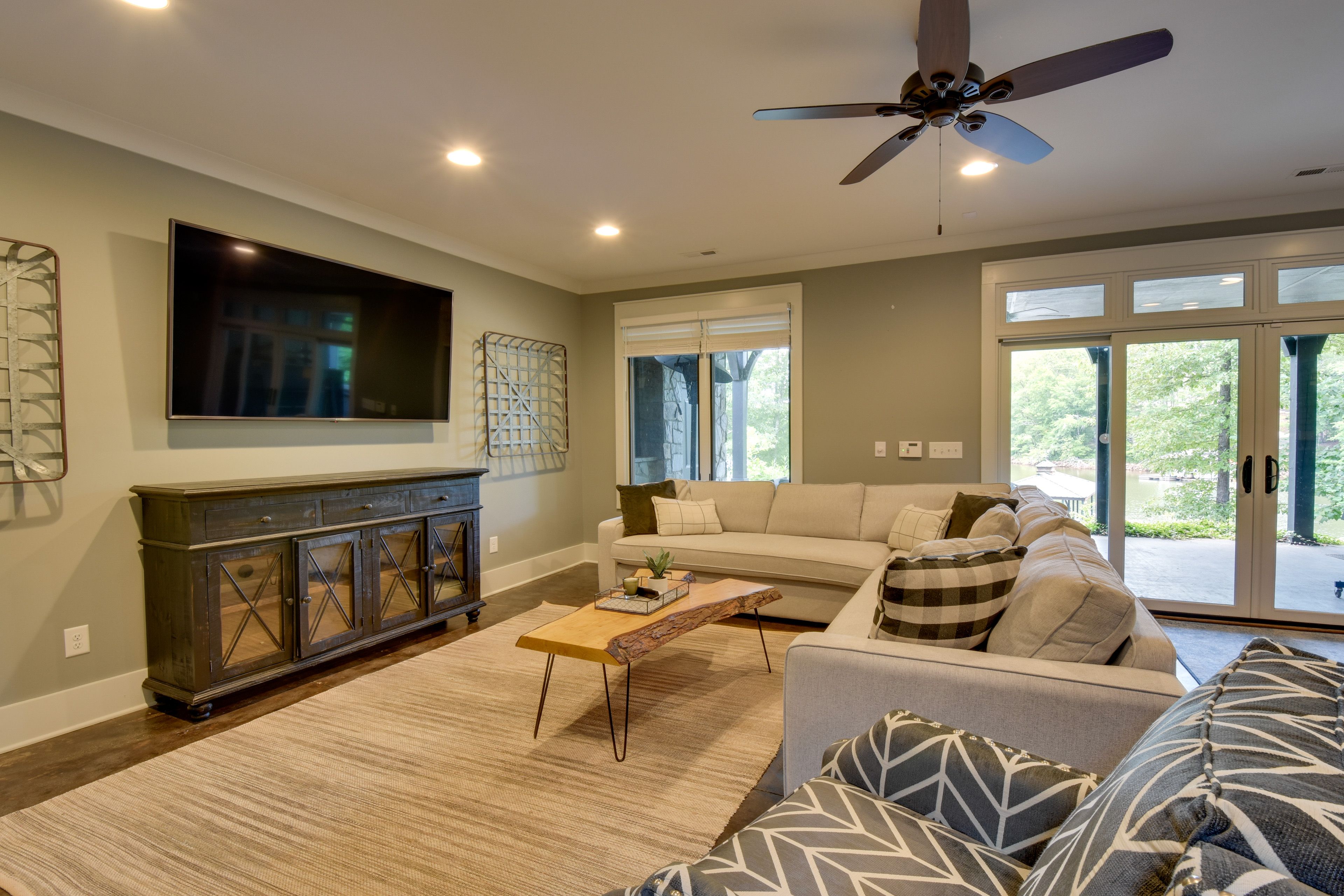 Den | Queen Sleeper Sofa | Lower Floor