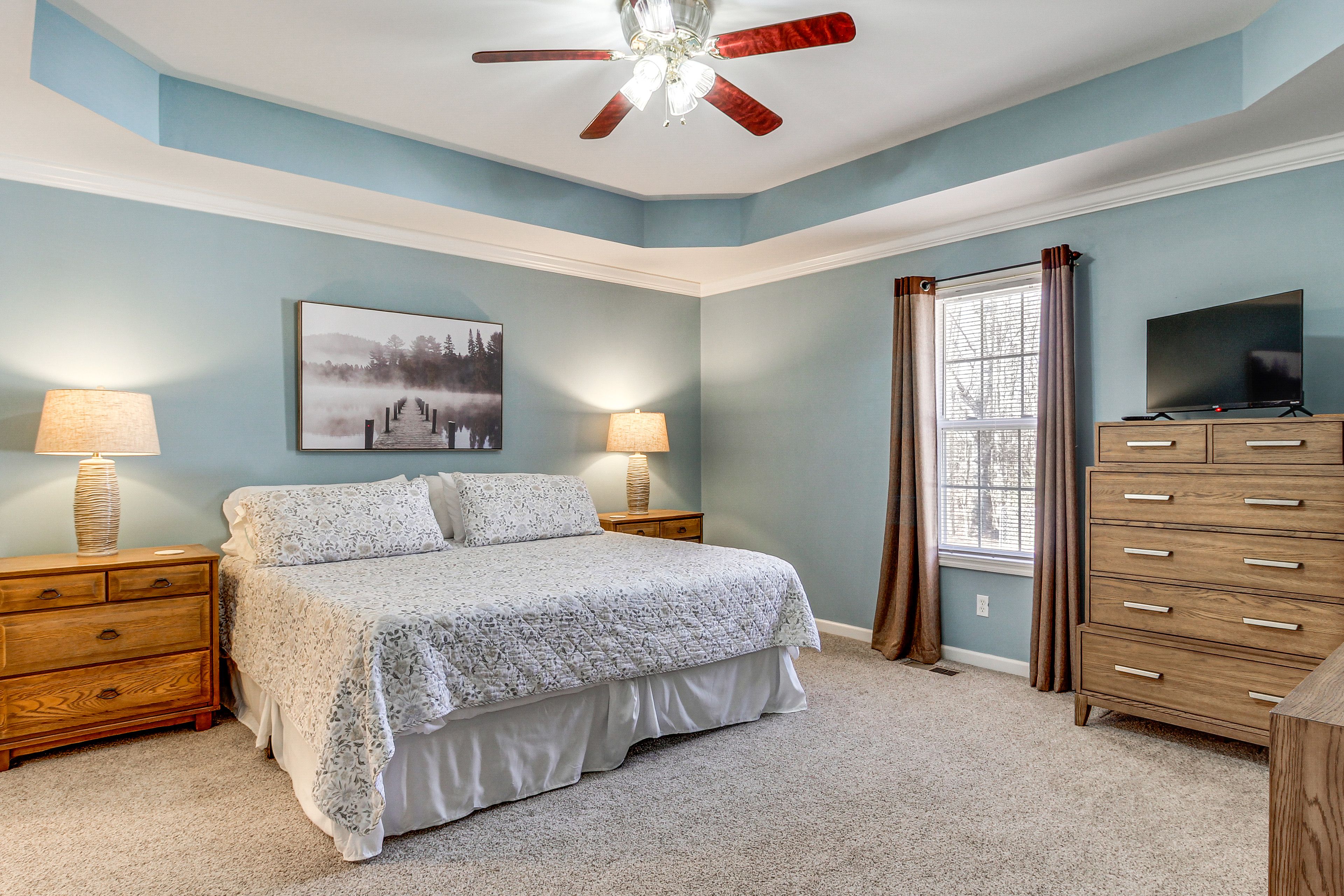 Bedroom 1 | King Bed