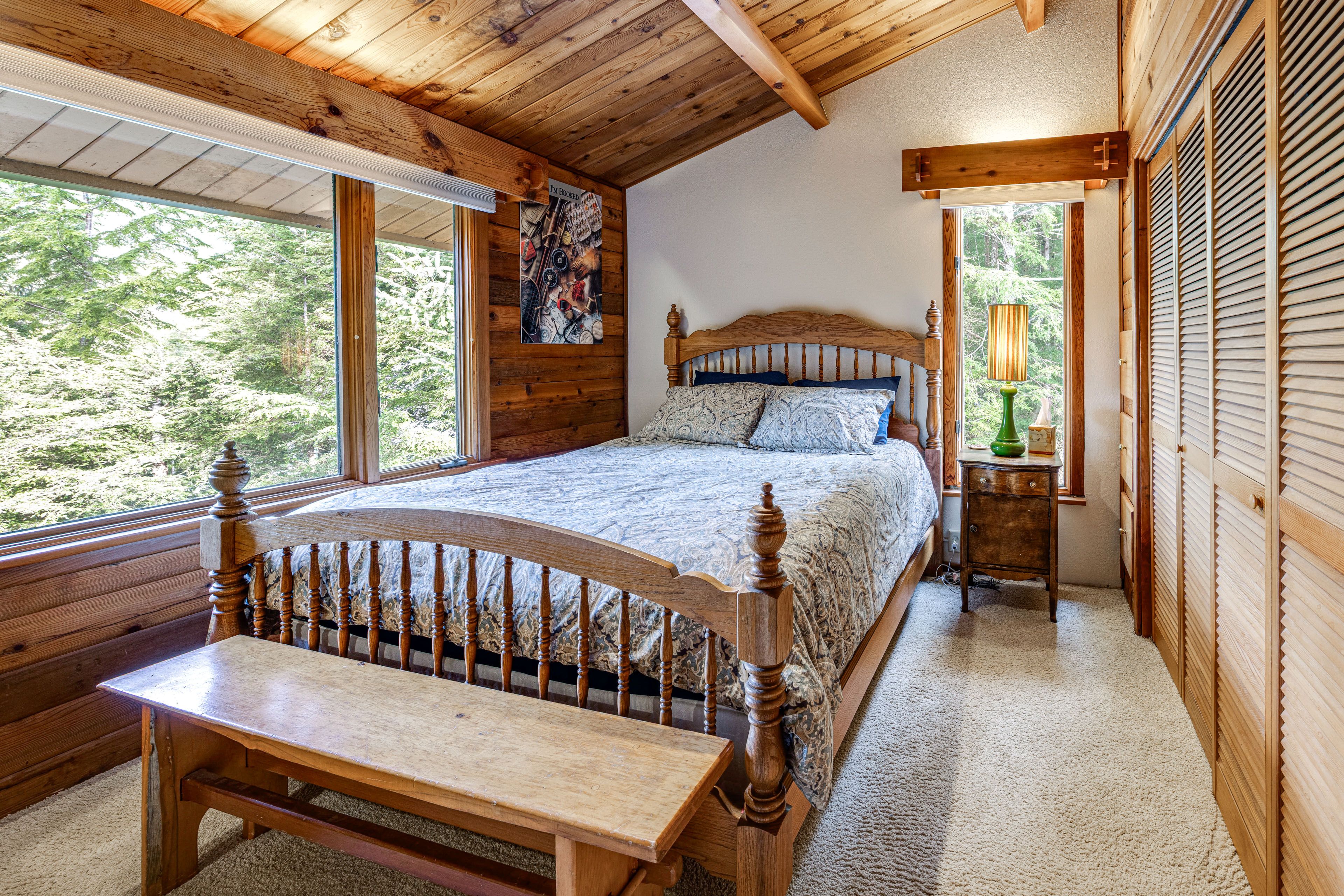 Bedroom 3 | Queen Bed