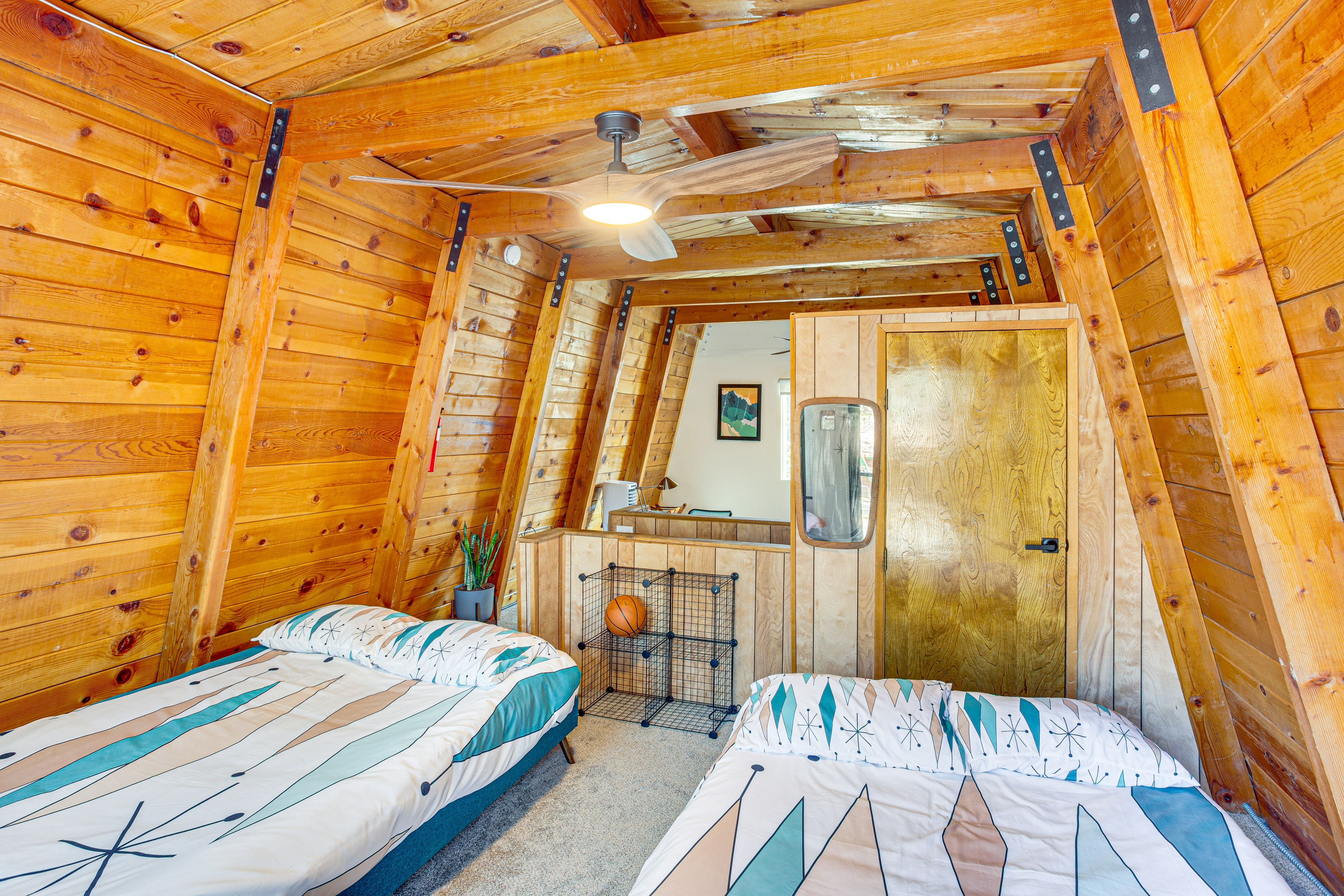 Bedroom 2 (Loft) | Upper Level | 2 Full Beds