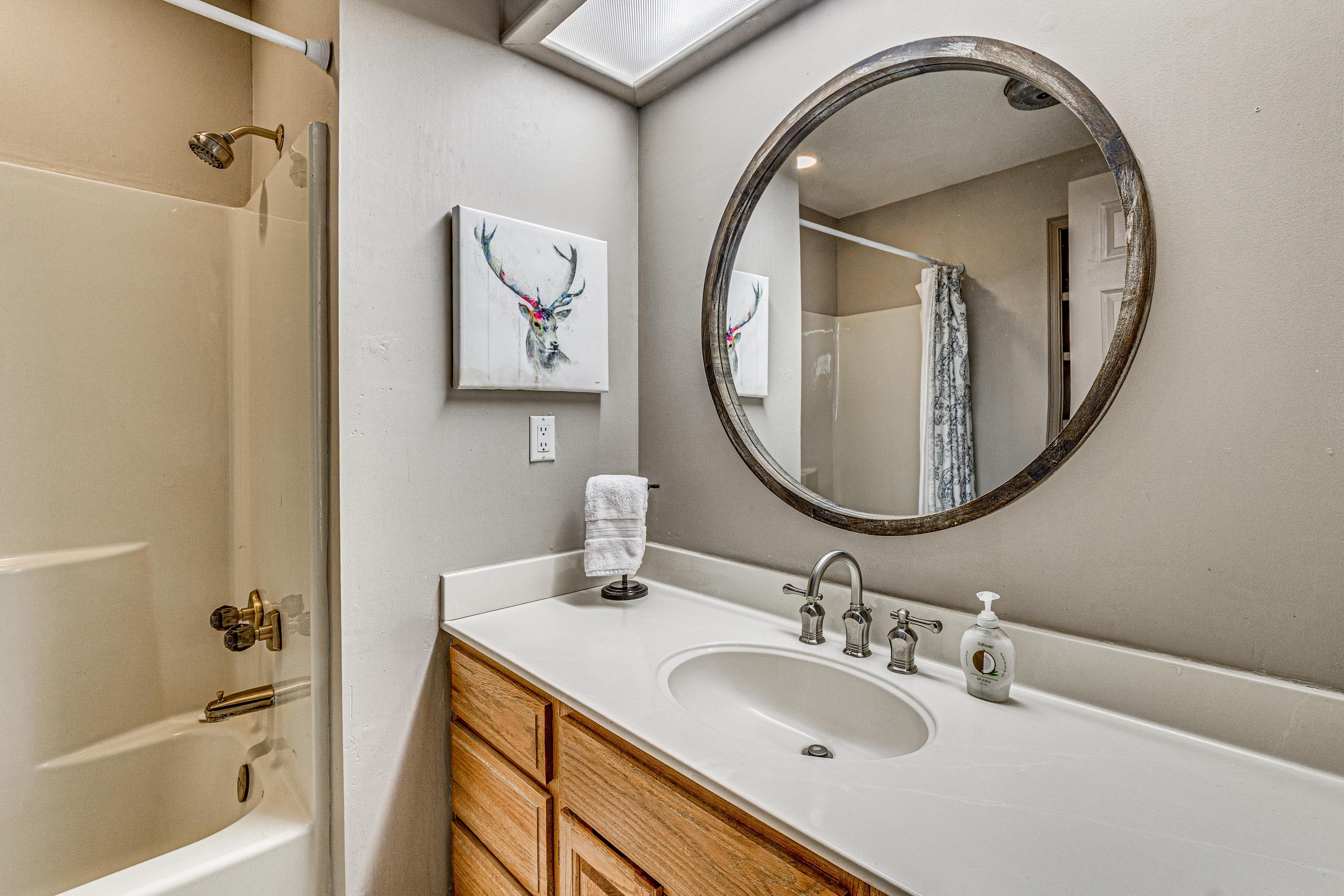 En-Suite Bathroom | 1st Floor