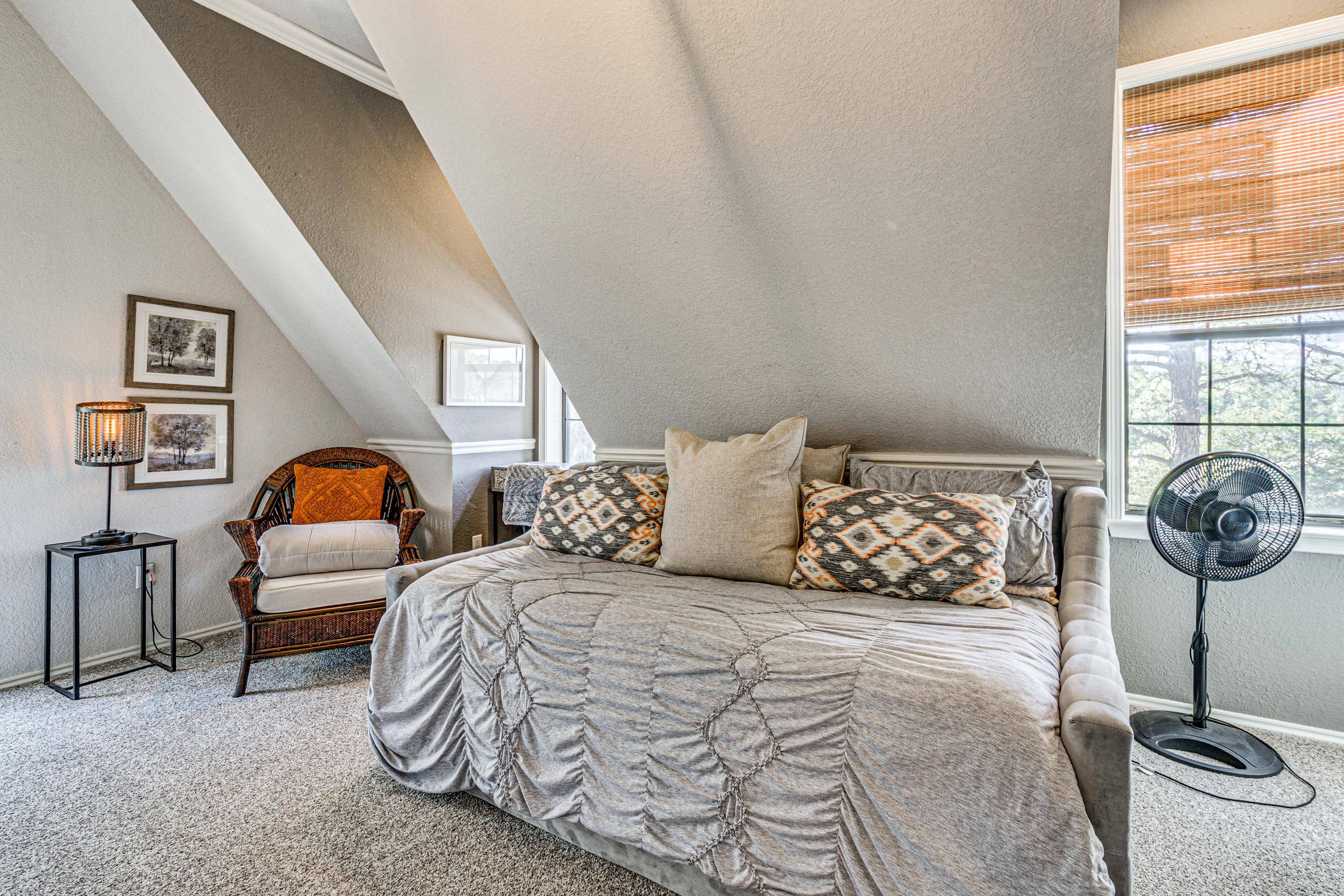 Bedroom 3 | Full Daybed w/ Full Trundle | 2nd Floor