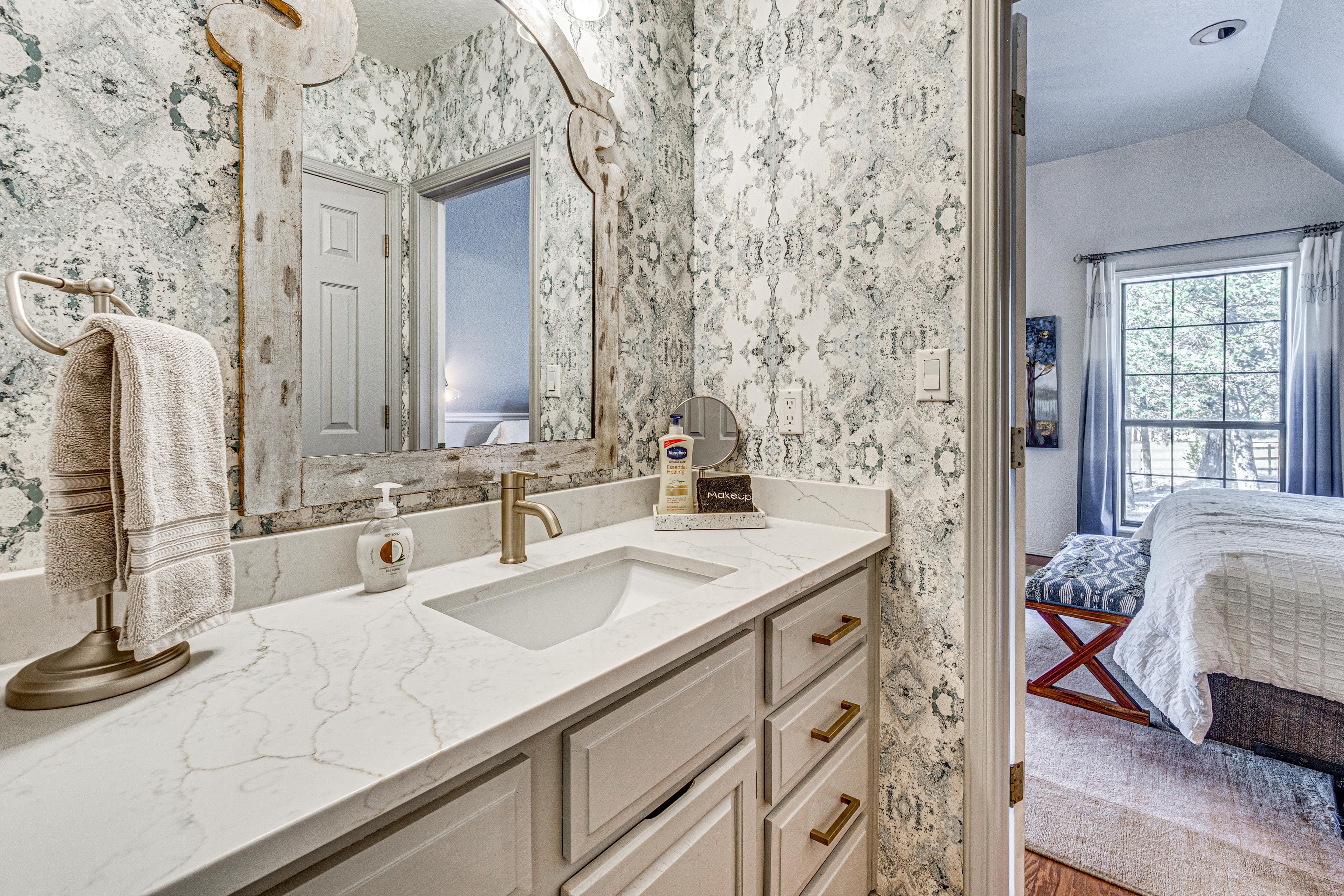 Jack-and-Jill Bathroom | 2nd Floor