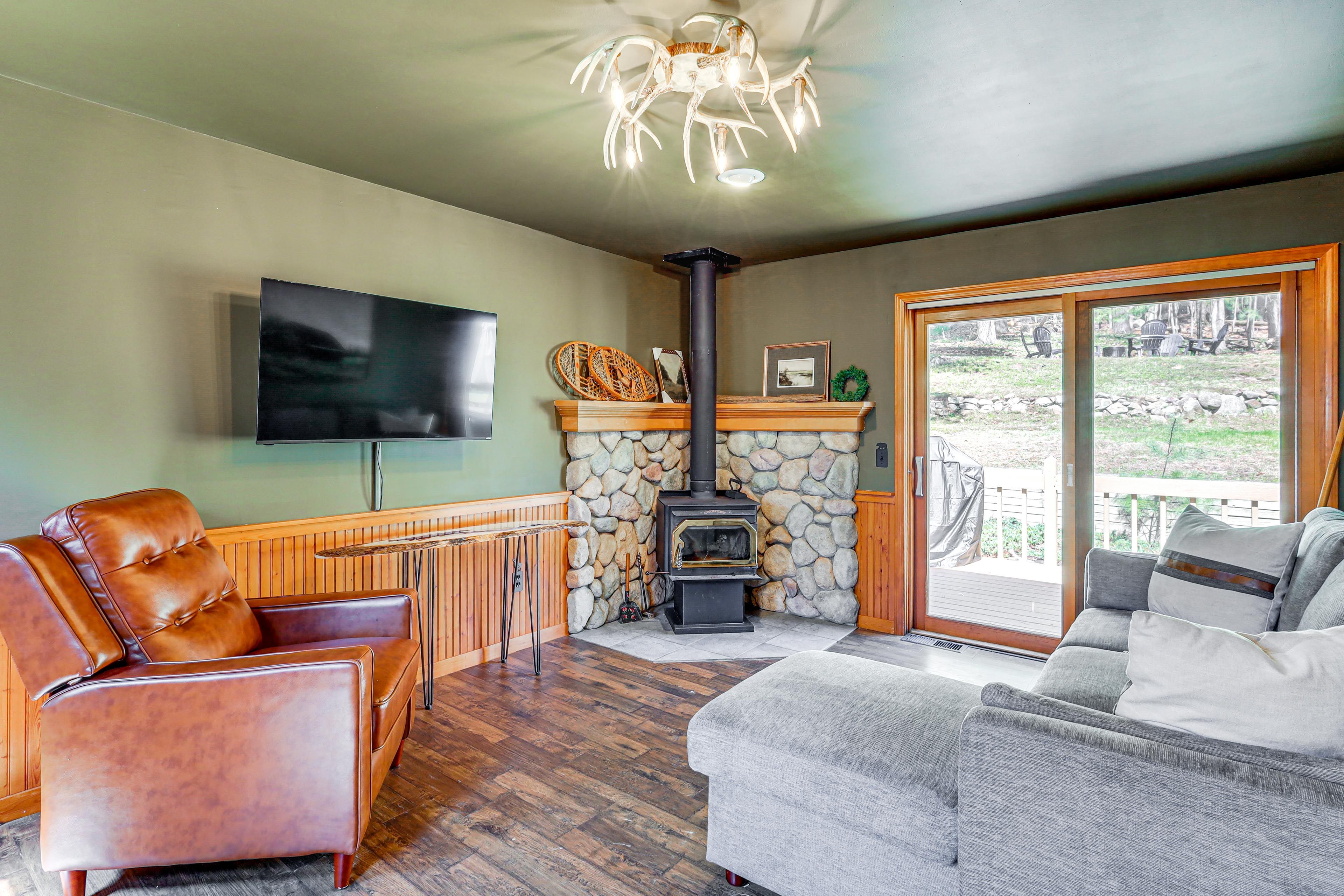 Lake George Vacation Rental | 2BR | 1BA | 900 Sq Ft