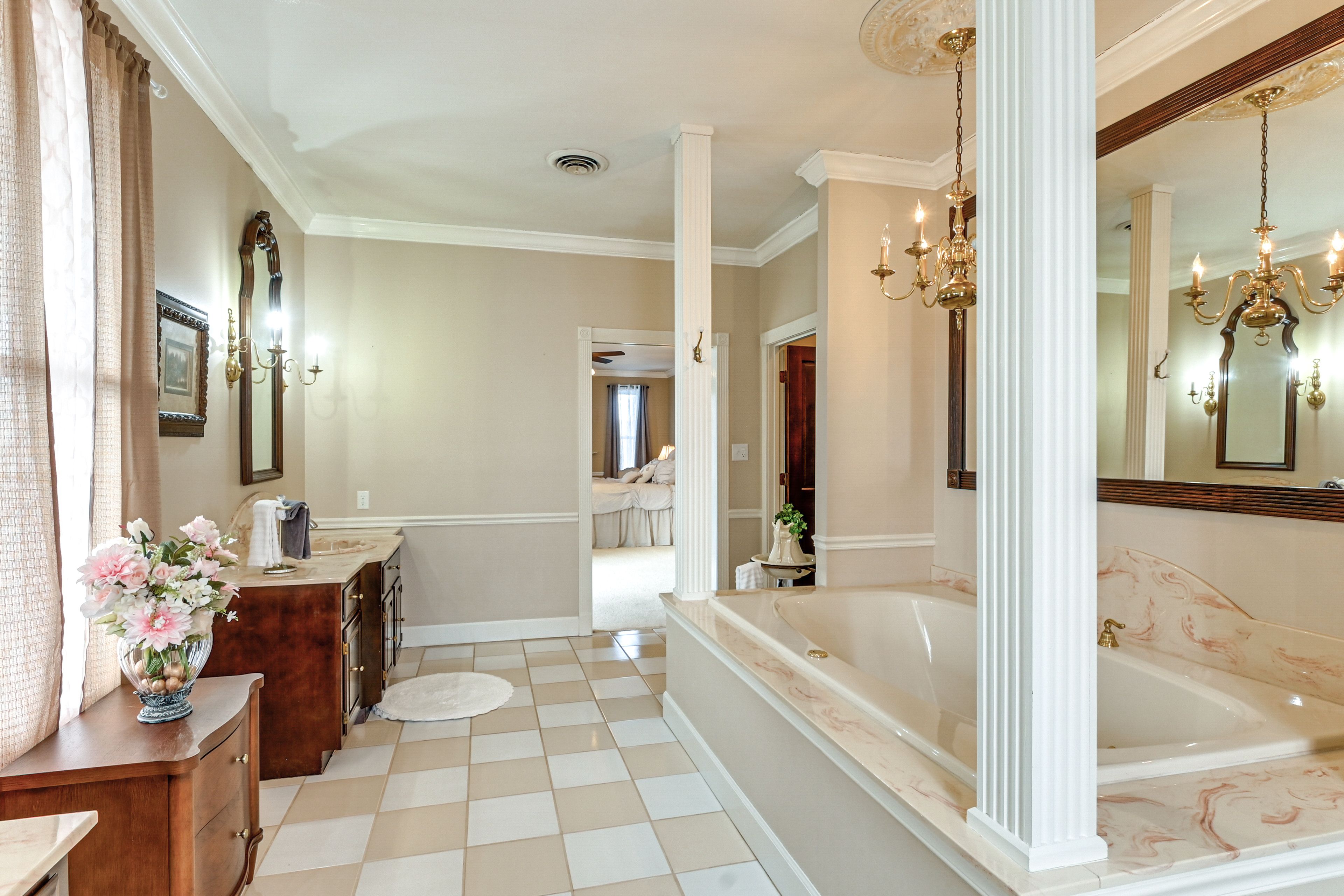 Full Bath | Upper Level