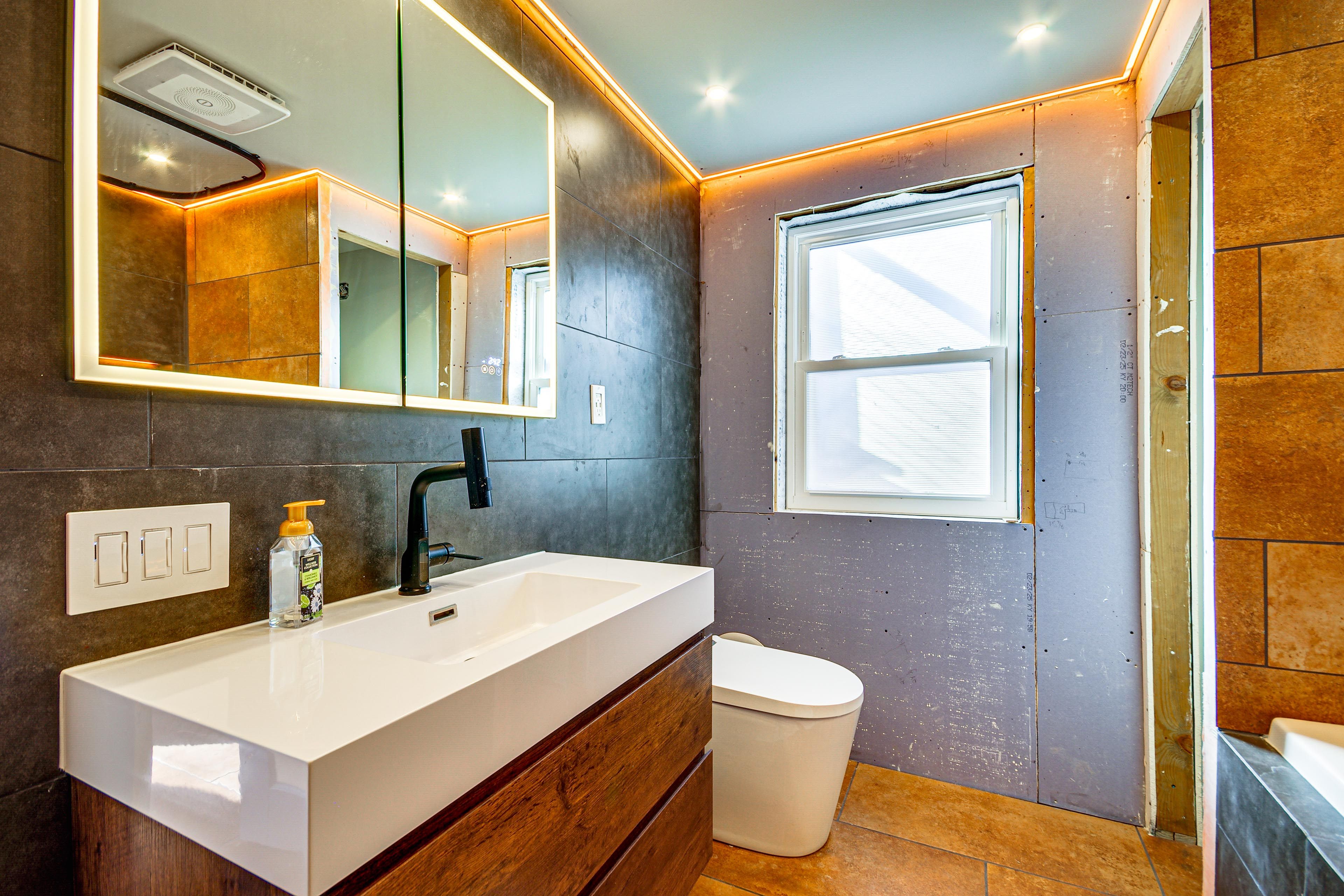 Bathroom | Washer/Dryer | Lower Level