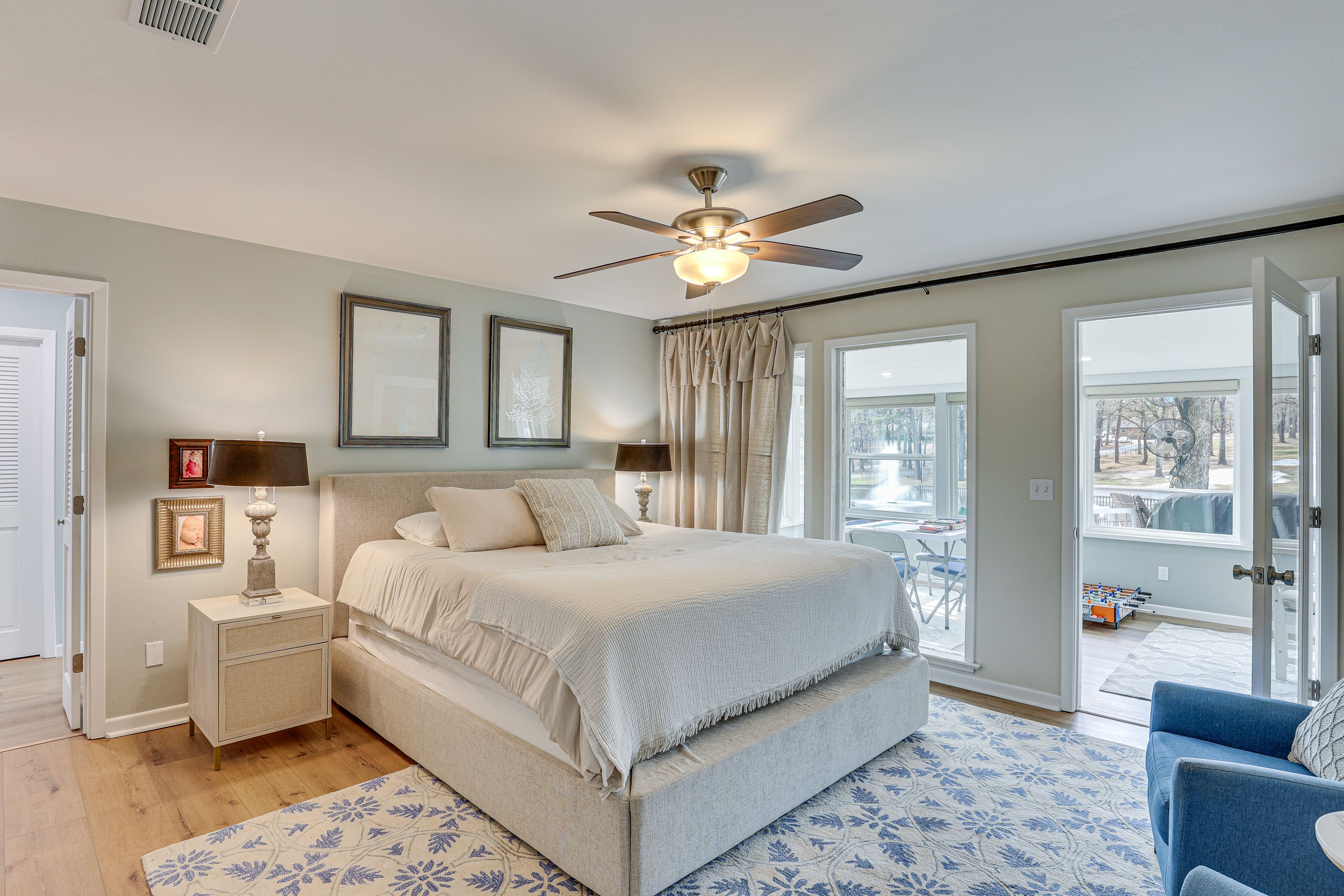 Bedroom 1 | King Bed