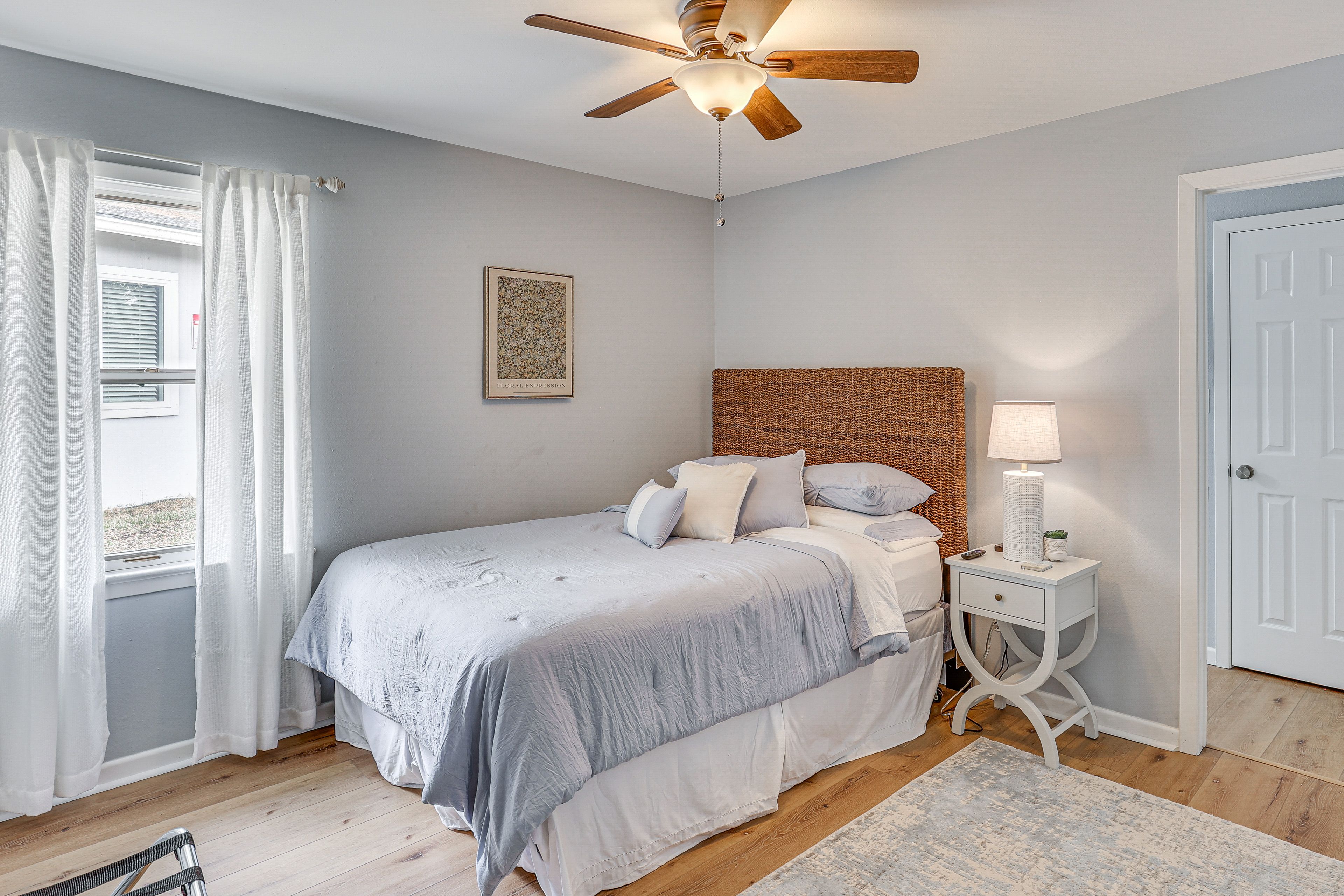 Bedroom 2 | Queen Bed