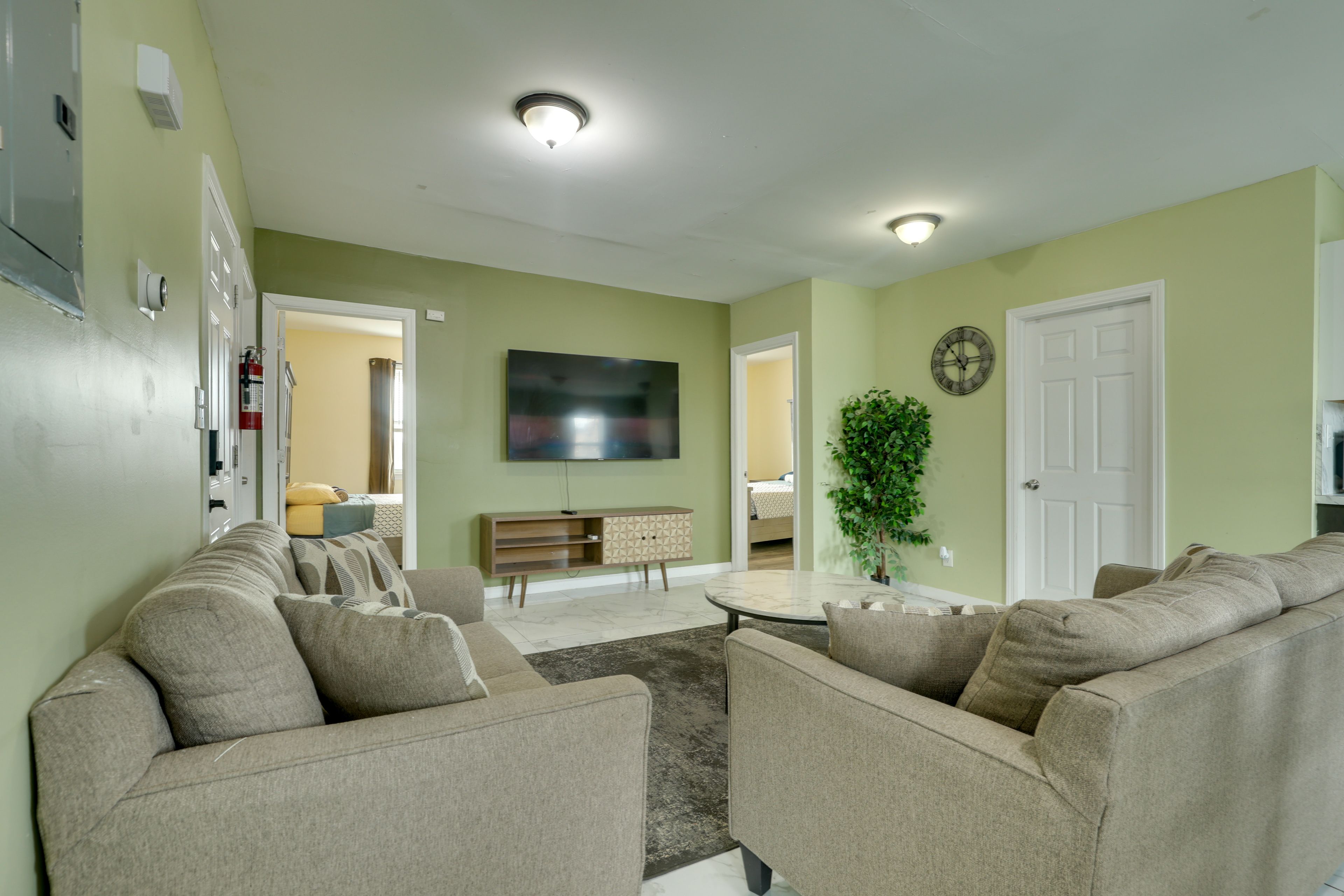 Mount Vernon Vacation Rental | 2BR | 1BA | 1,574 Sq Ft | Stairs Required