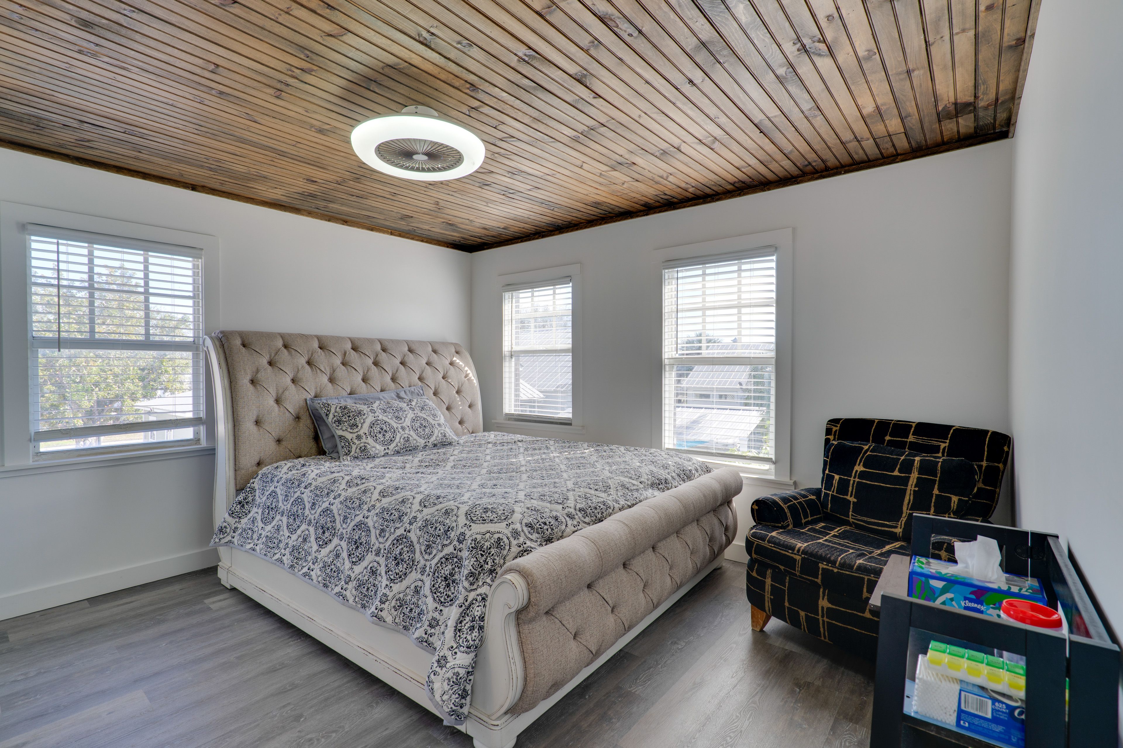 Bedroom 1 | King Bed