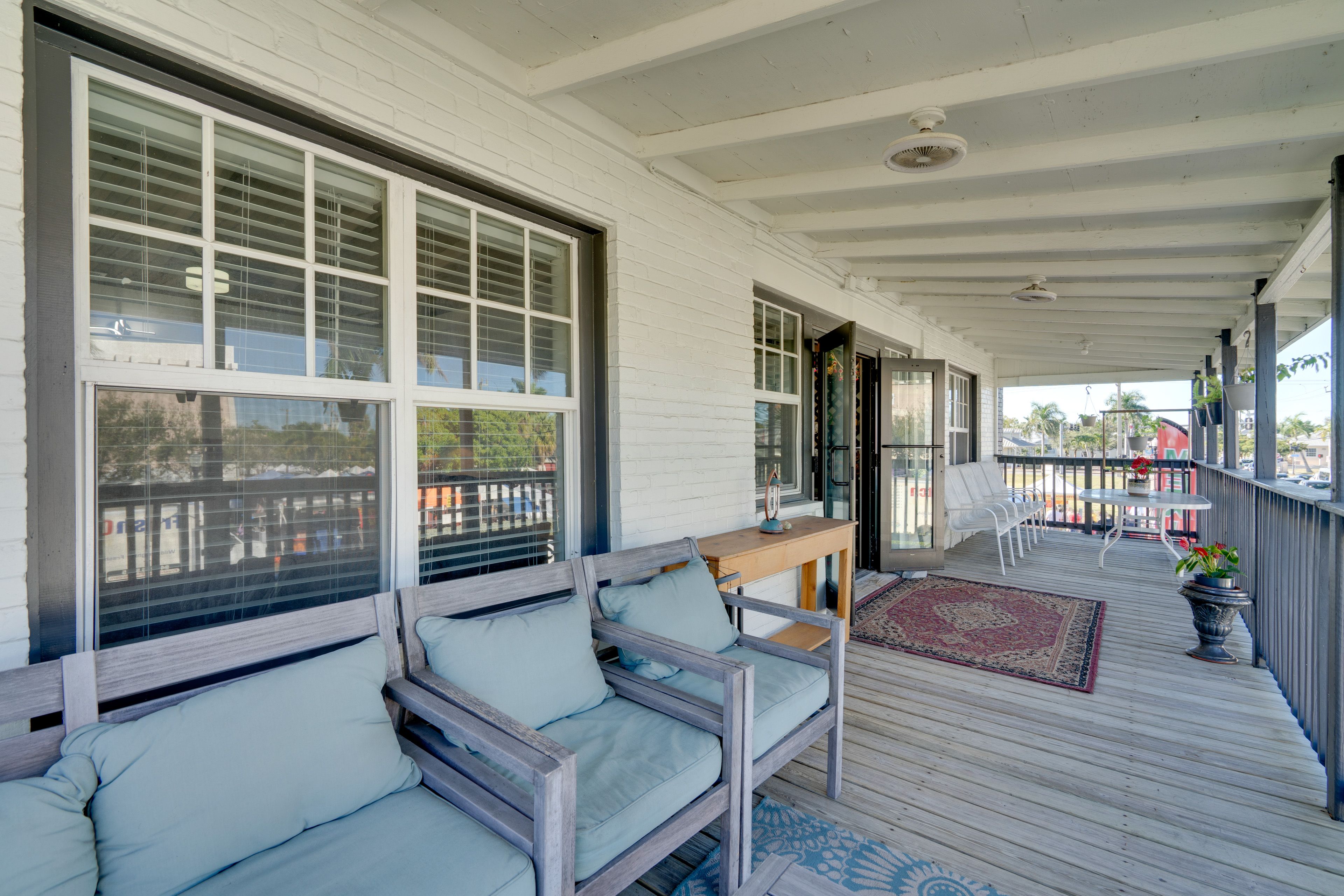 Private Deck | Outdoor Seating