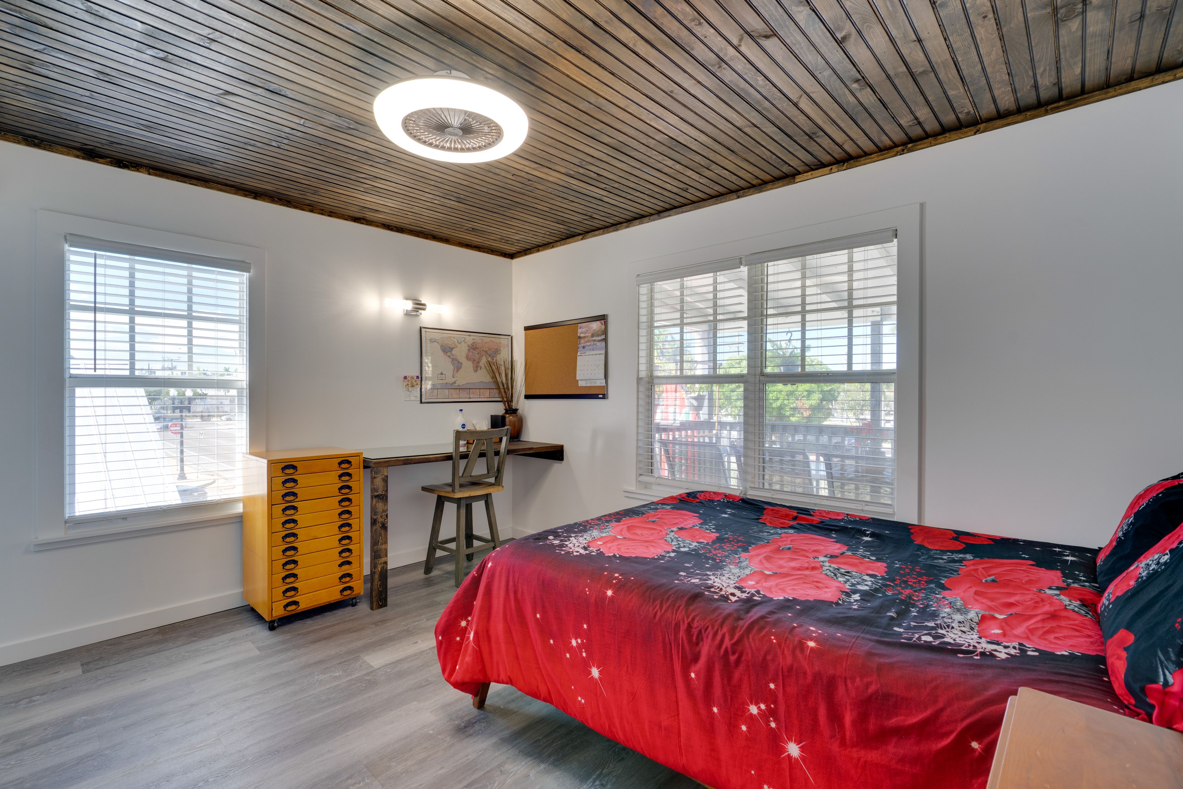 Bedroom 4 | Queen Bed