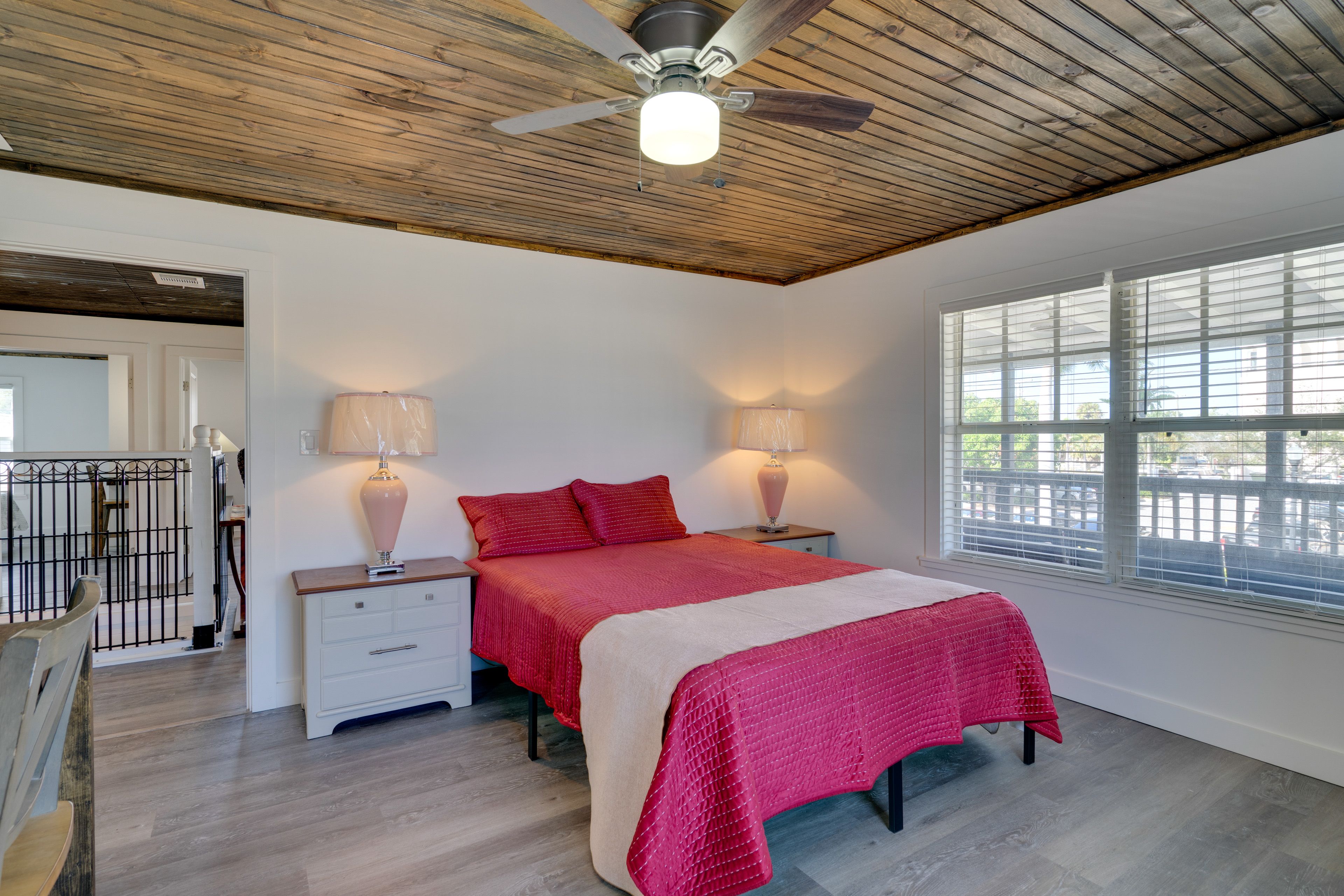 Bedroom 3 | Queen Bed