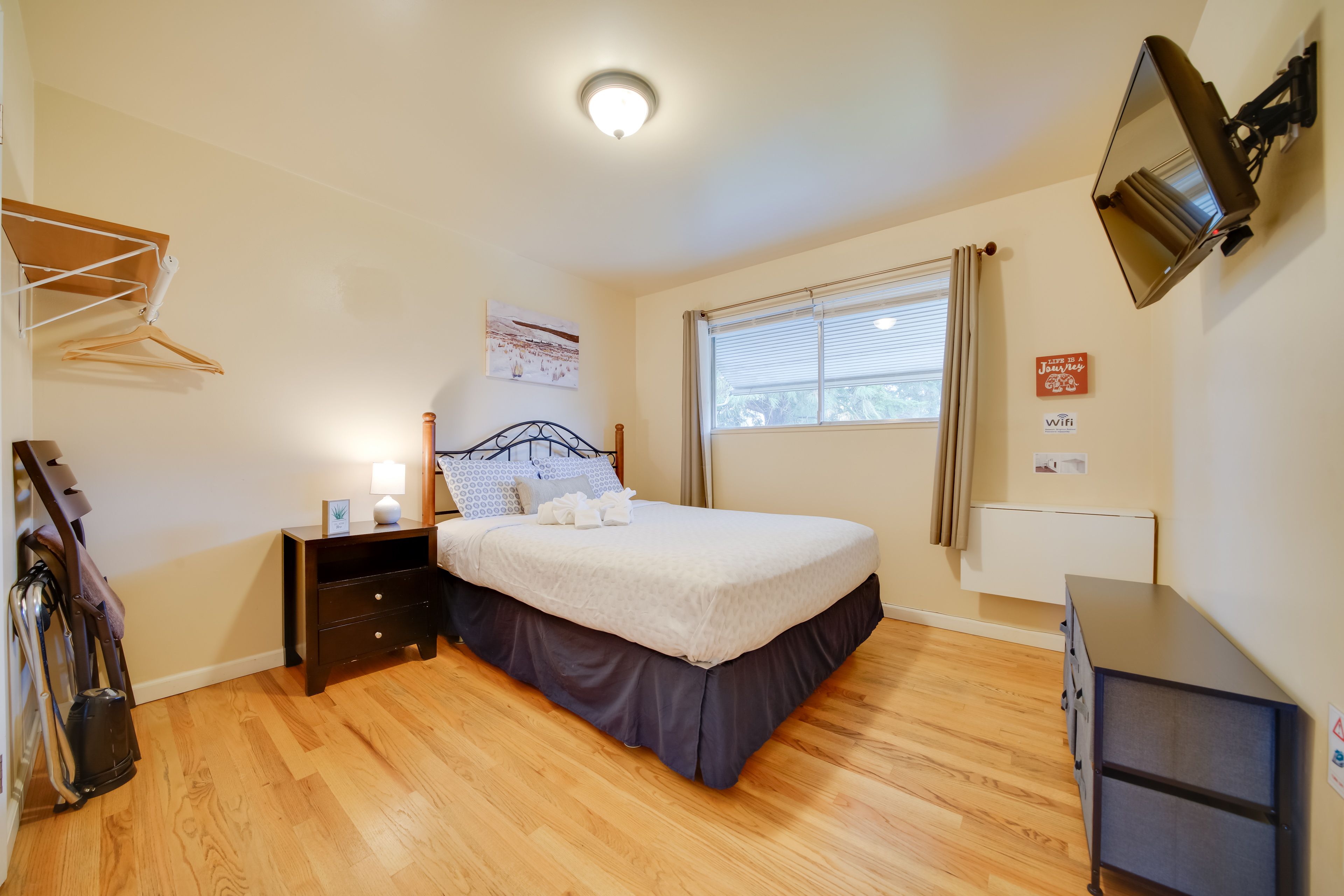 Bedroom 3 | Queen Bed | Smart TV | 2nd Level