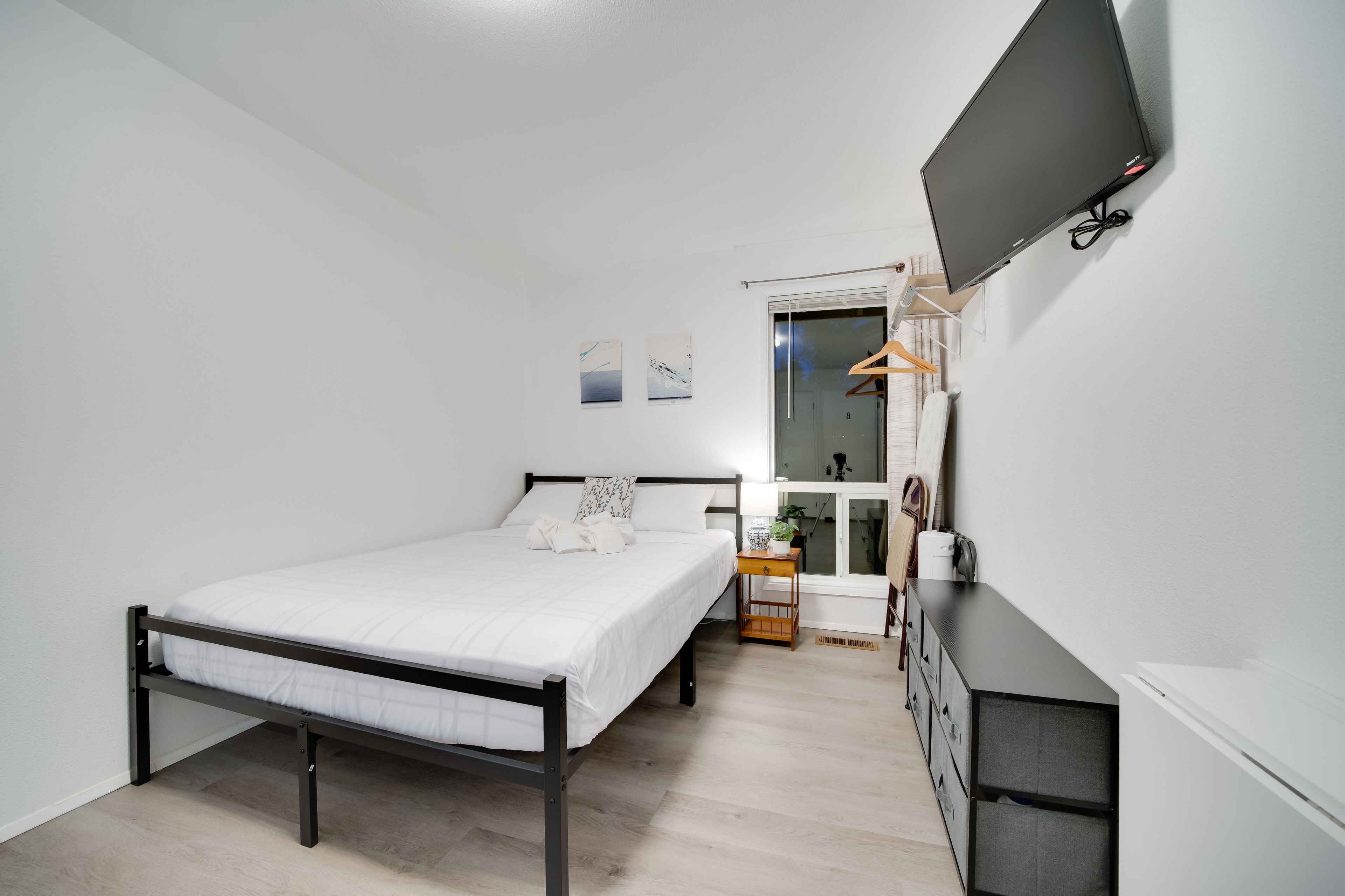 Bedroom 4 | Queen Bed