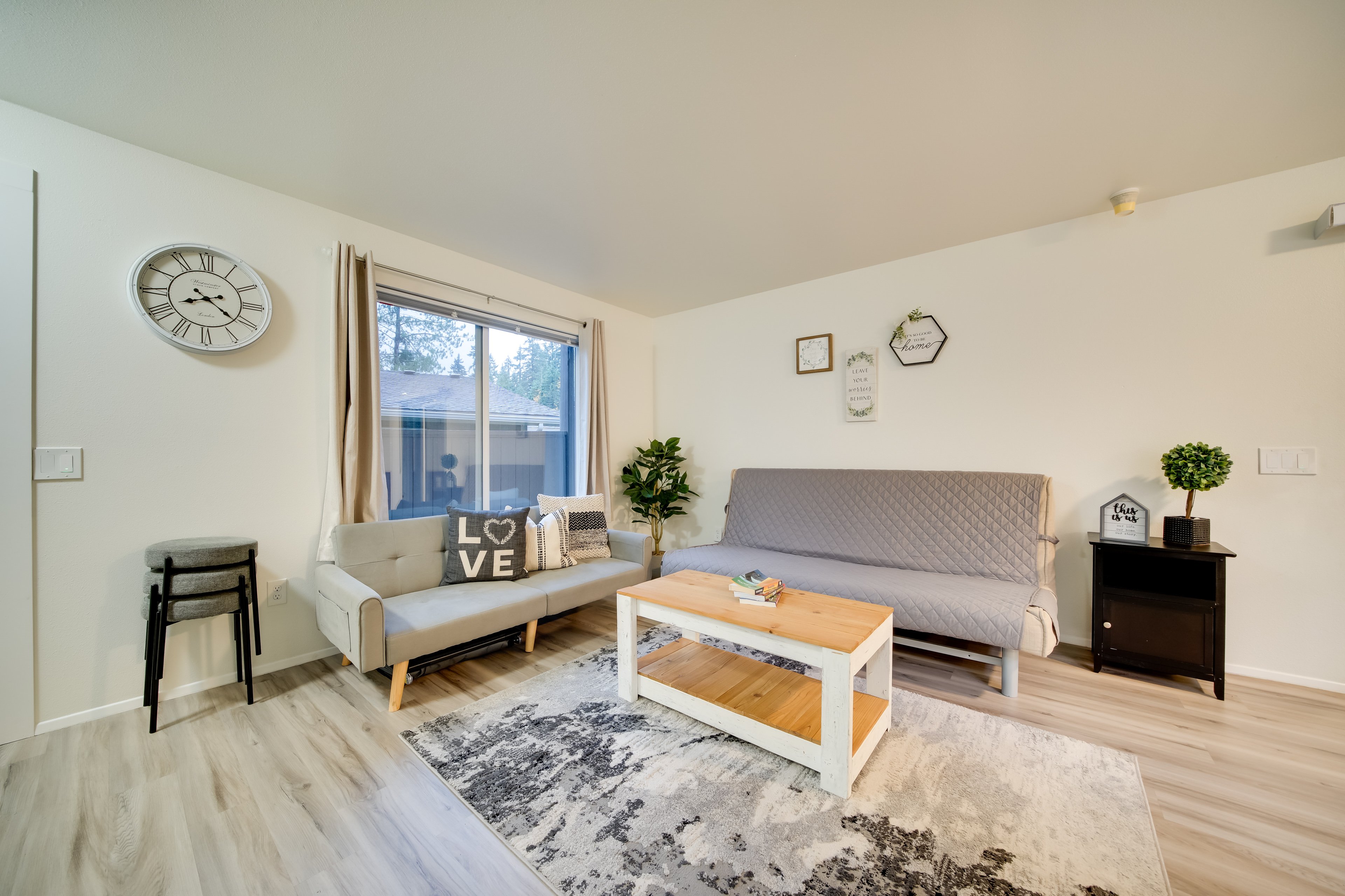 Living Room 1 | Free WiFi | Central A/C