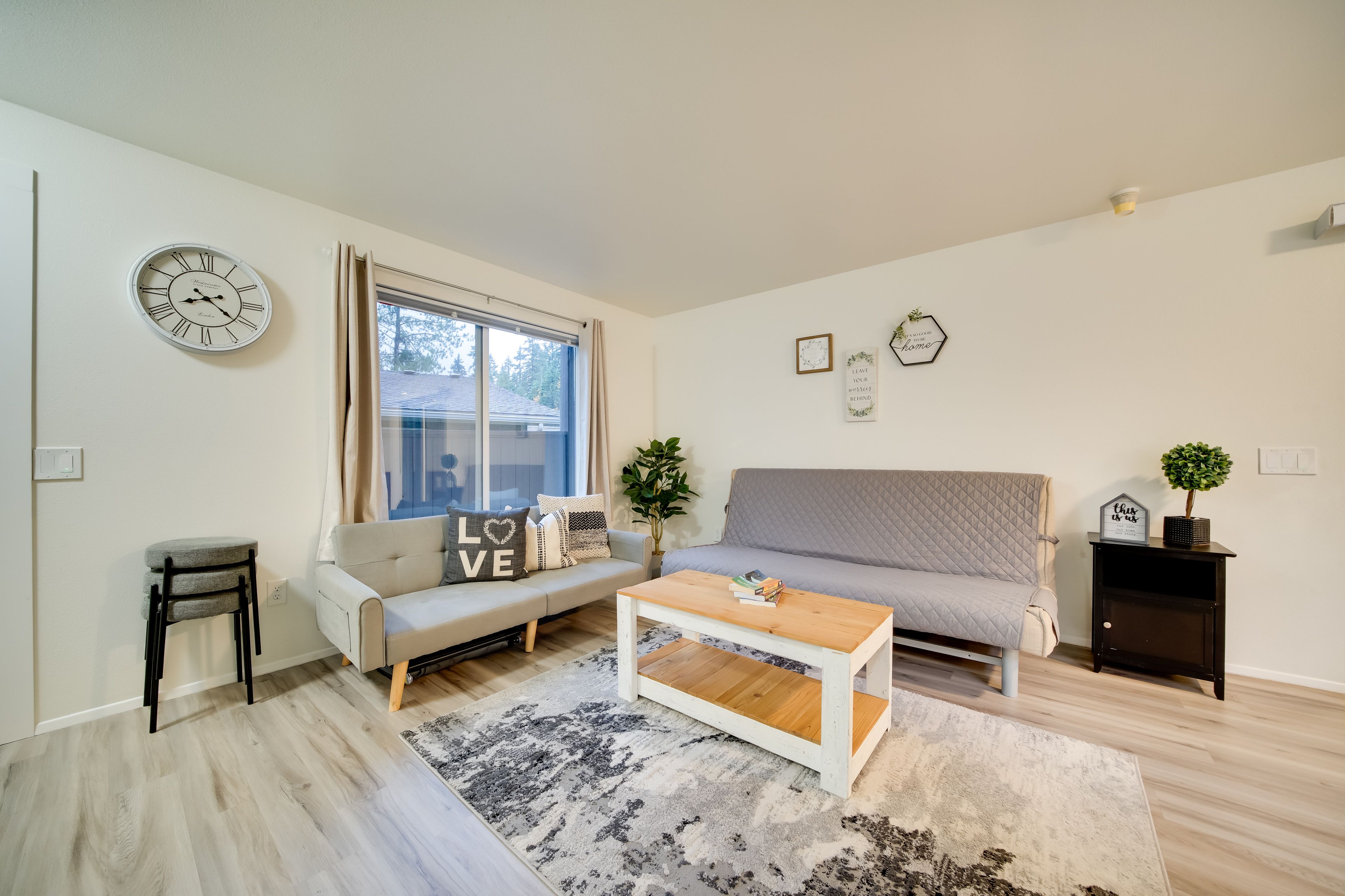 Living Room 1 | Free WiFi | Central A/C