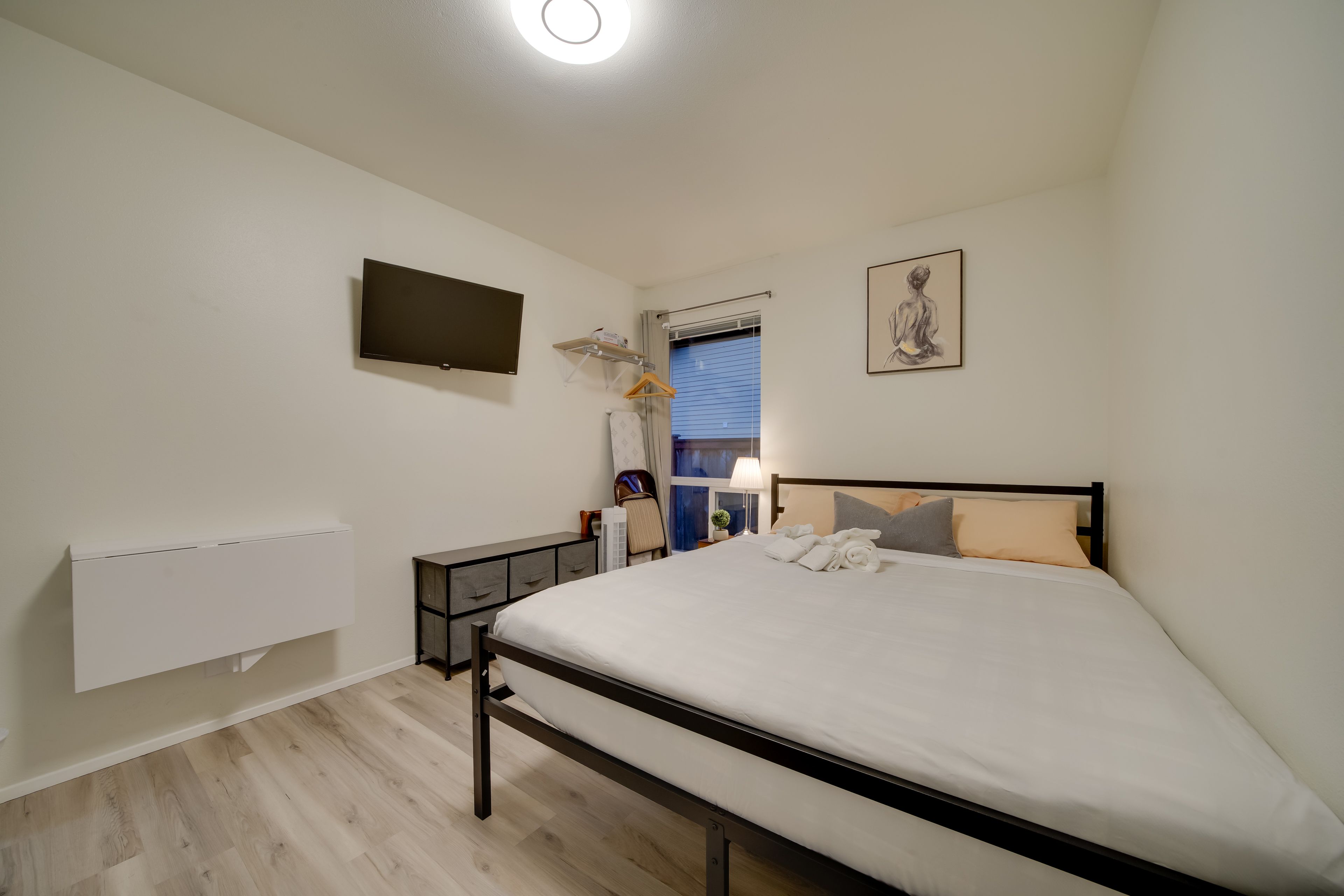 Bedroom 2 | Queen Bed