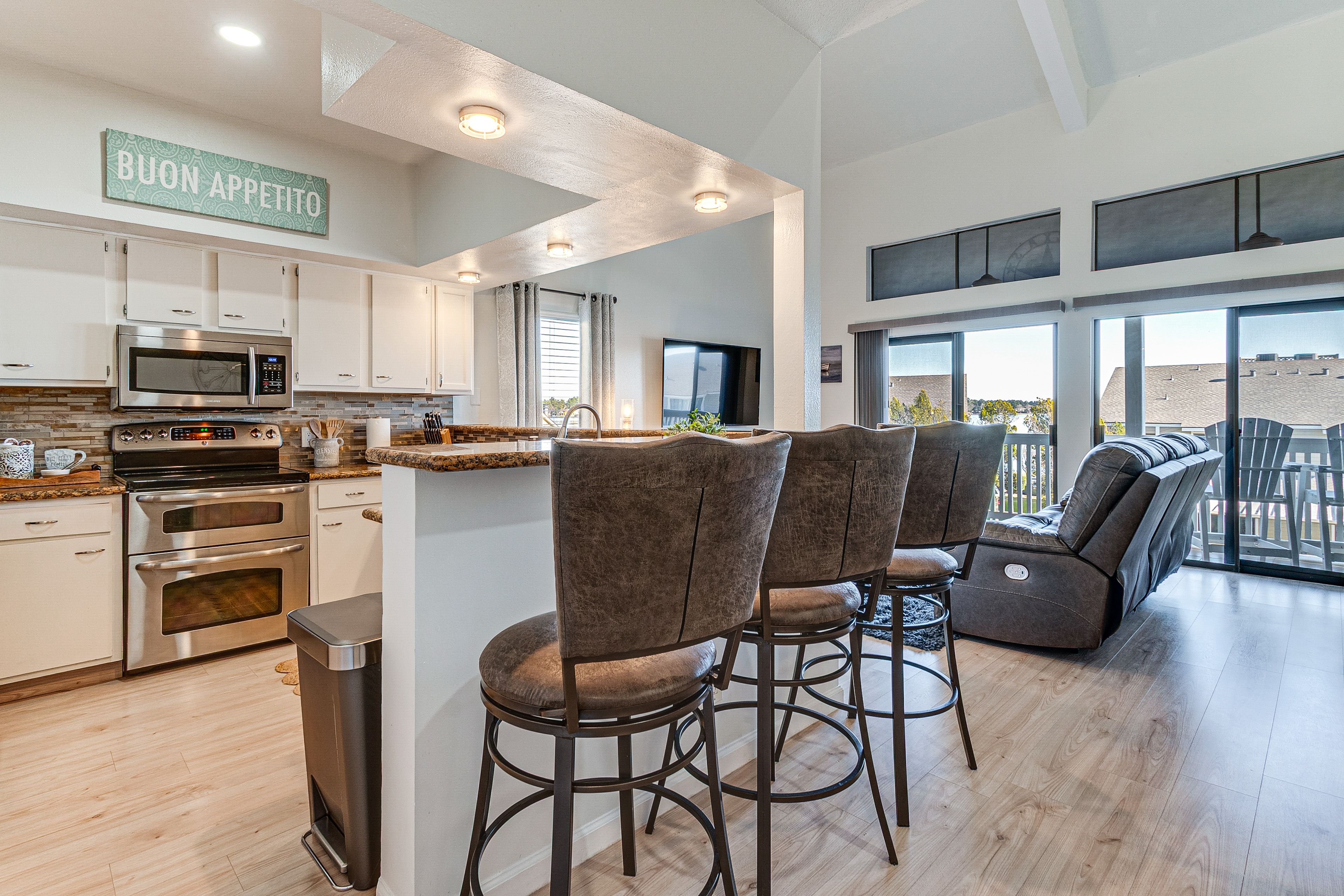 Kitchen | Breakfast Bar | Cooking Basics