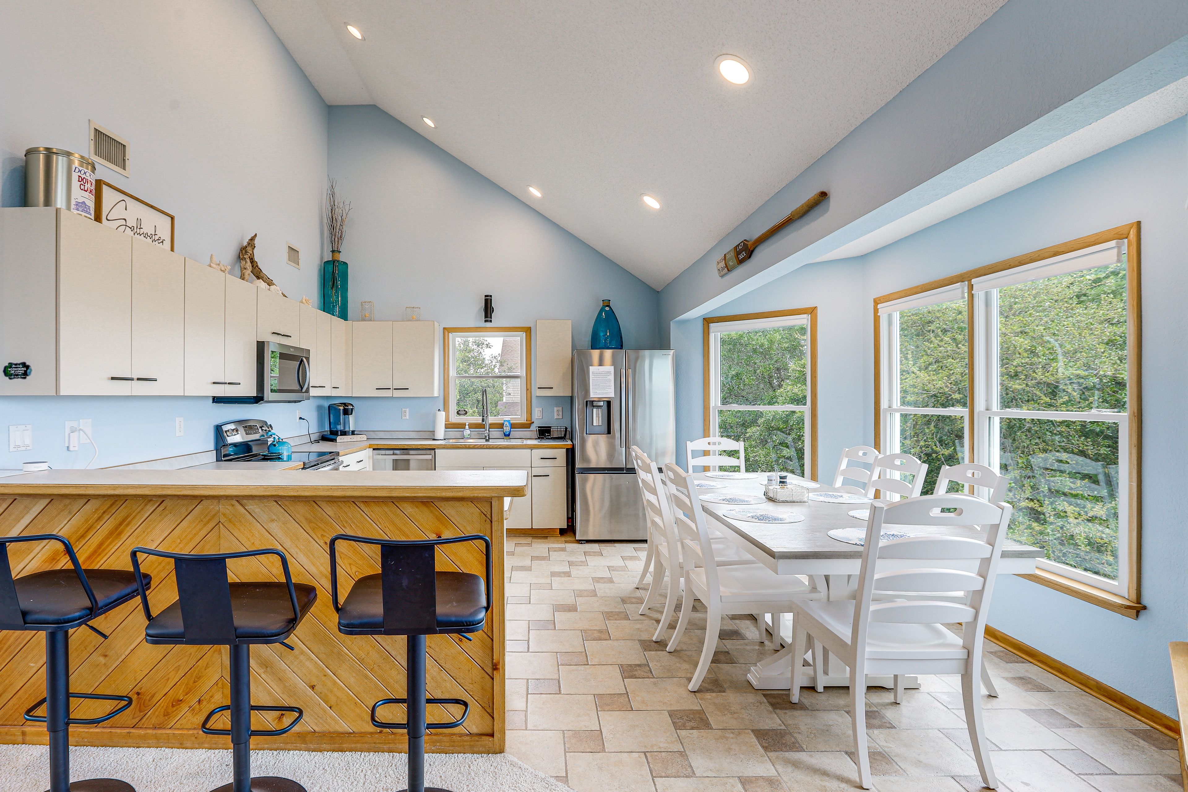 Kitchen | Main Level