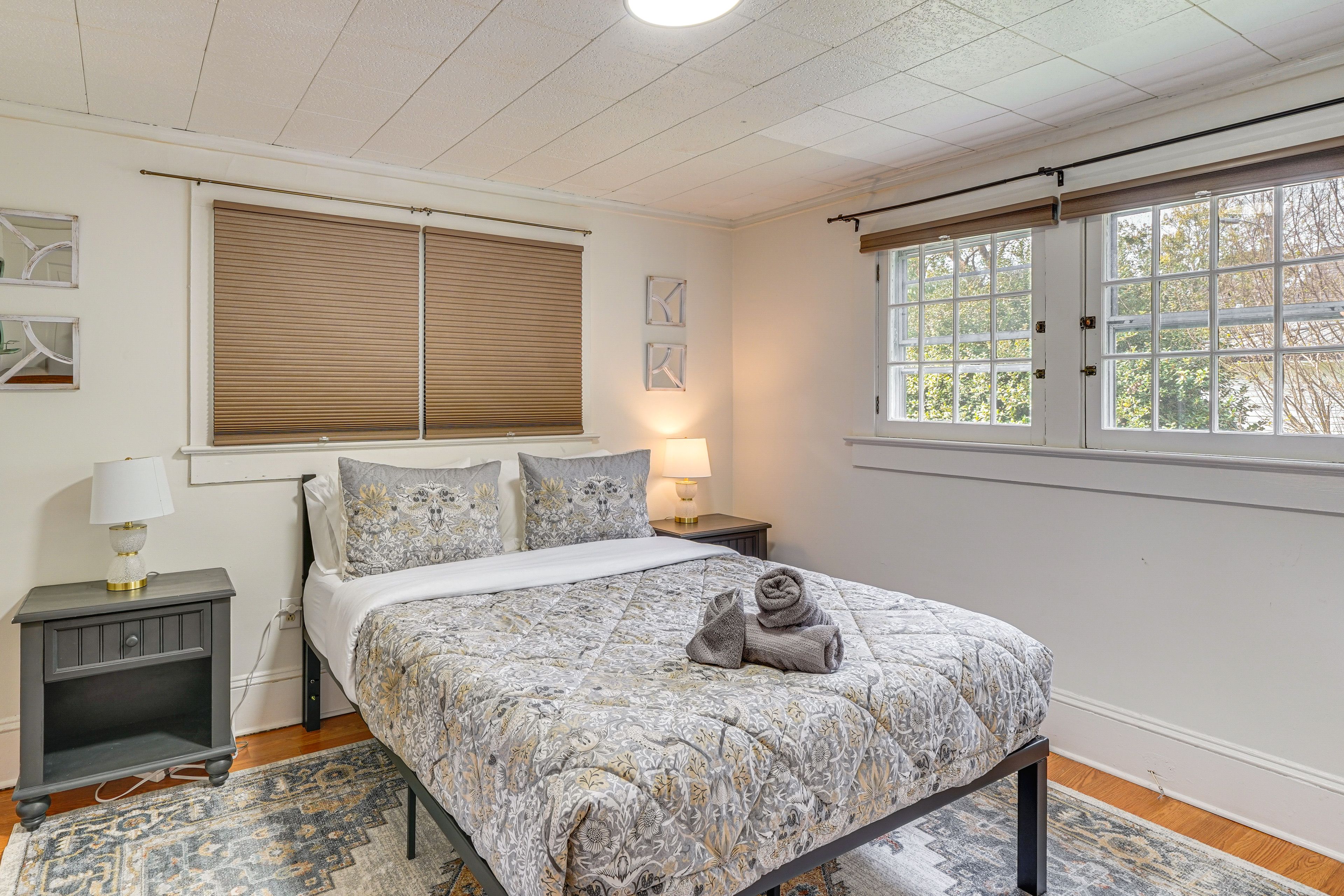 Bedroom 2 | Queen Bed