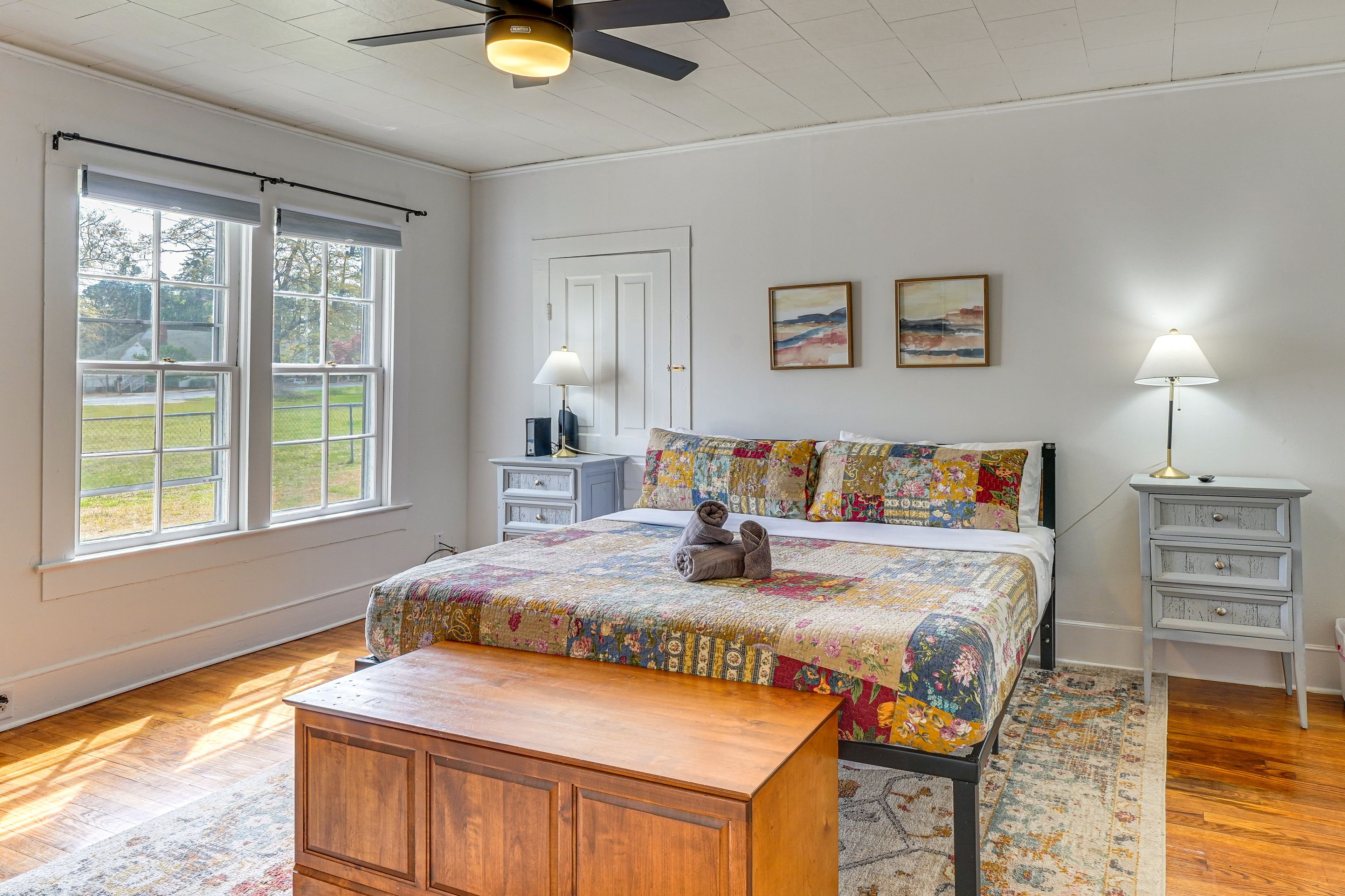 Bedroom 1 | Queen Bed