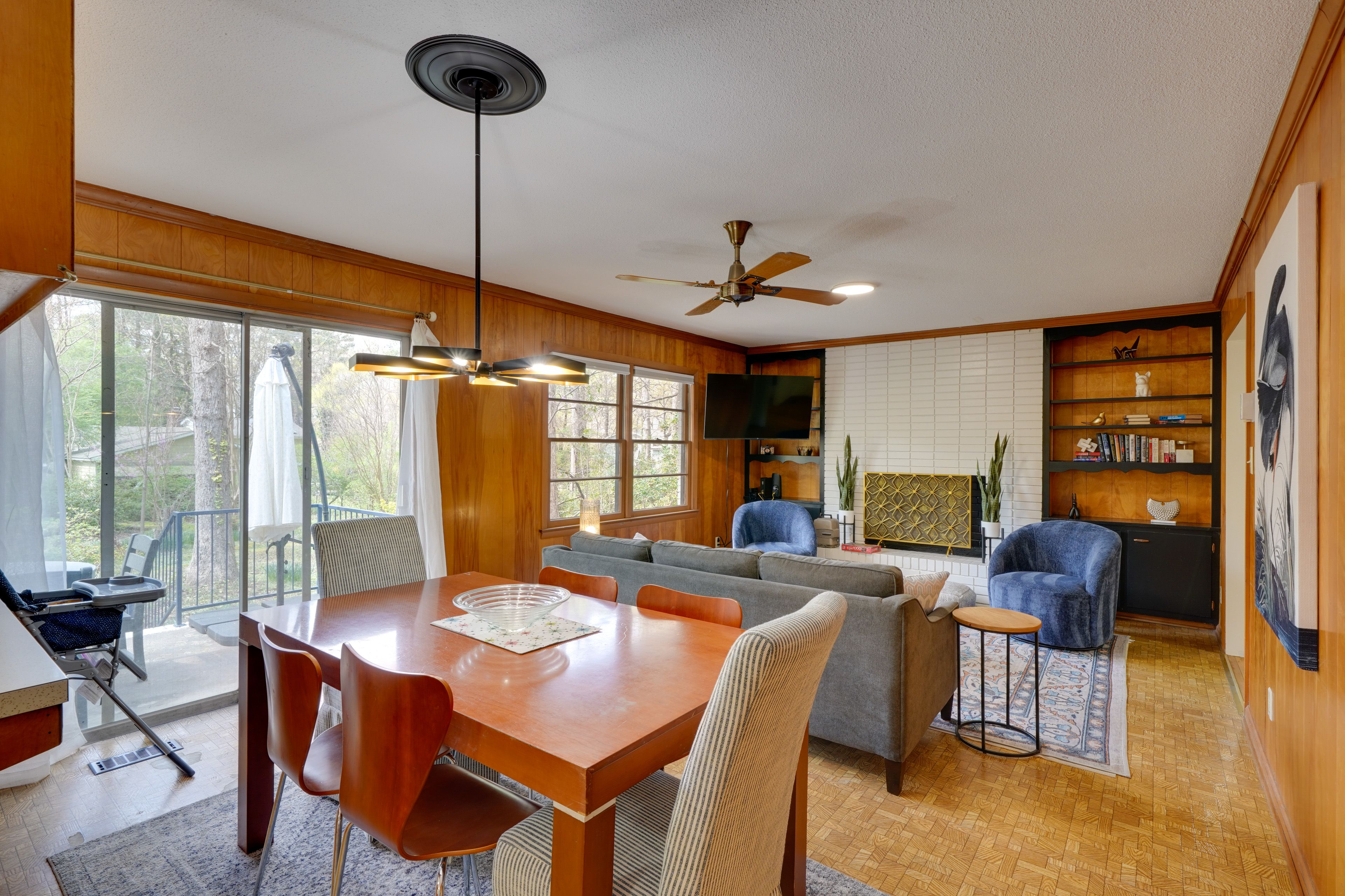 Dining Area | Dishware/Flatware Provided | Main Level