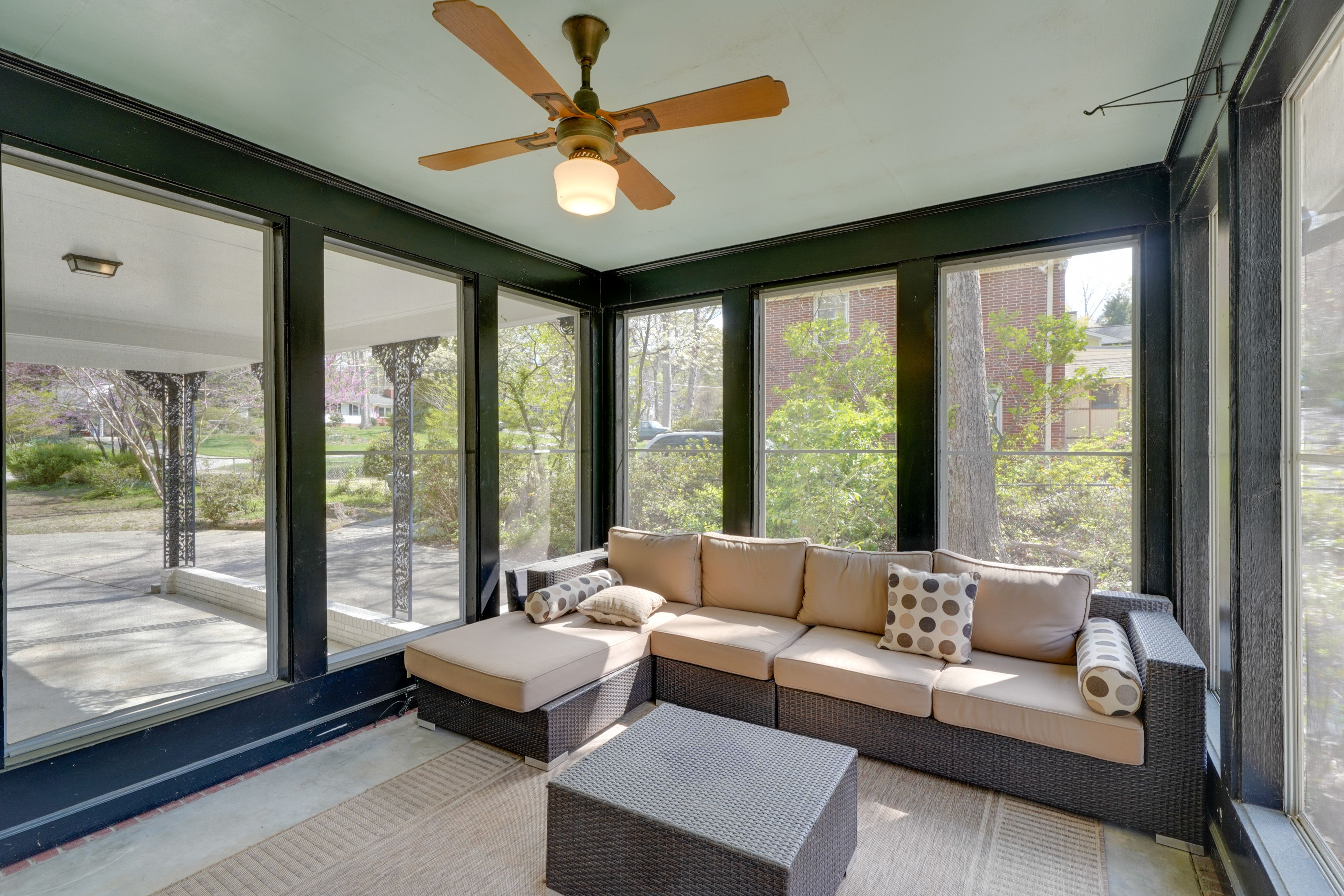 Screened Porch | Flat-Screen TV | Lounge Seating