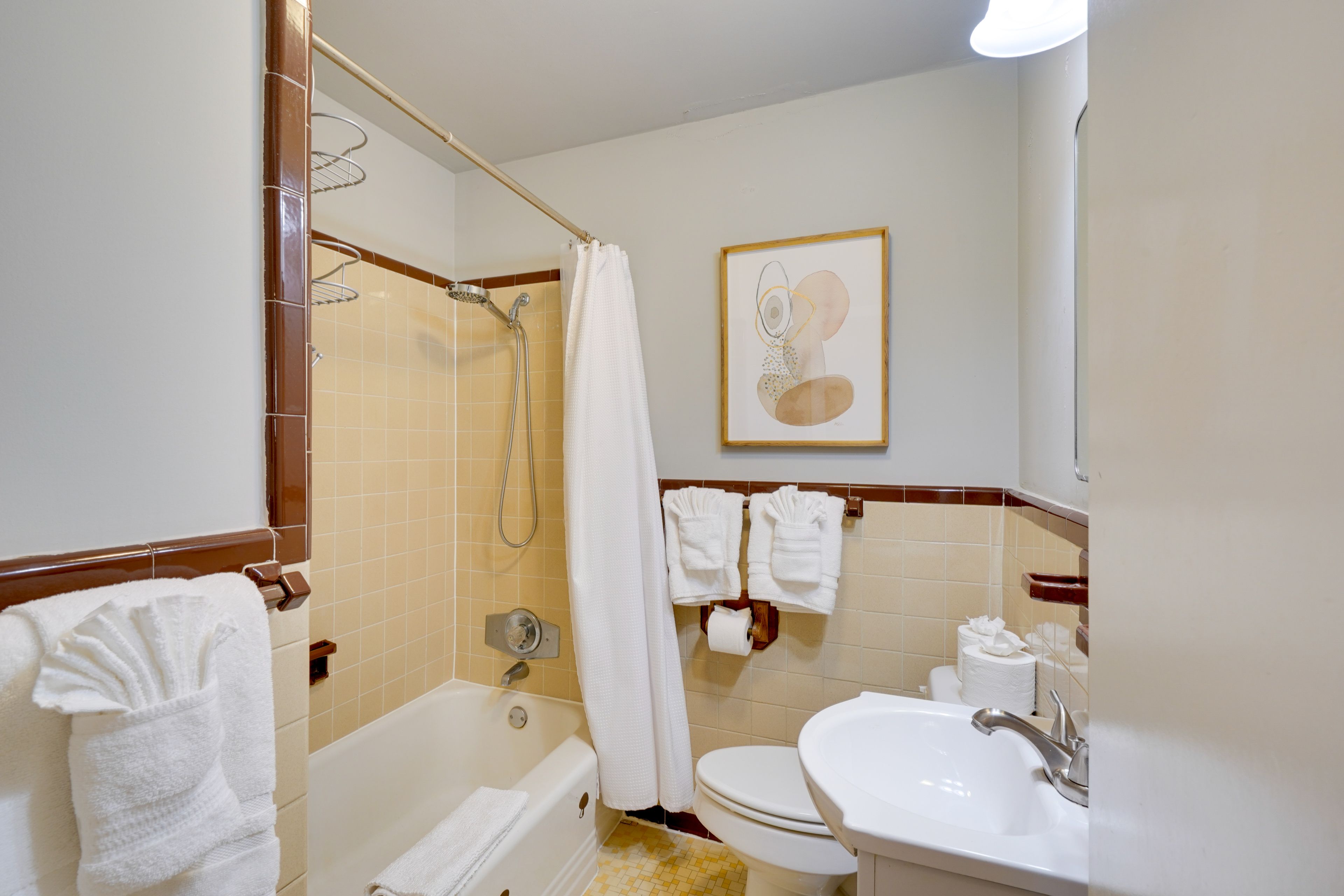 Bathroom | Main Level