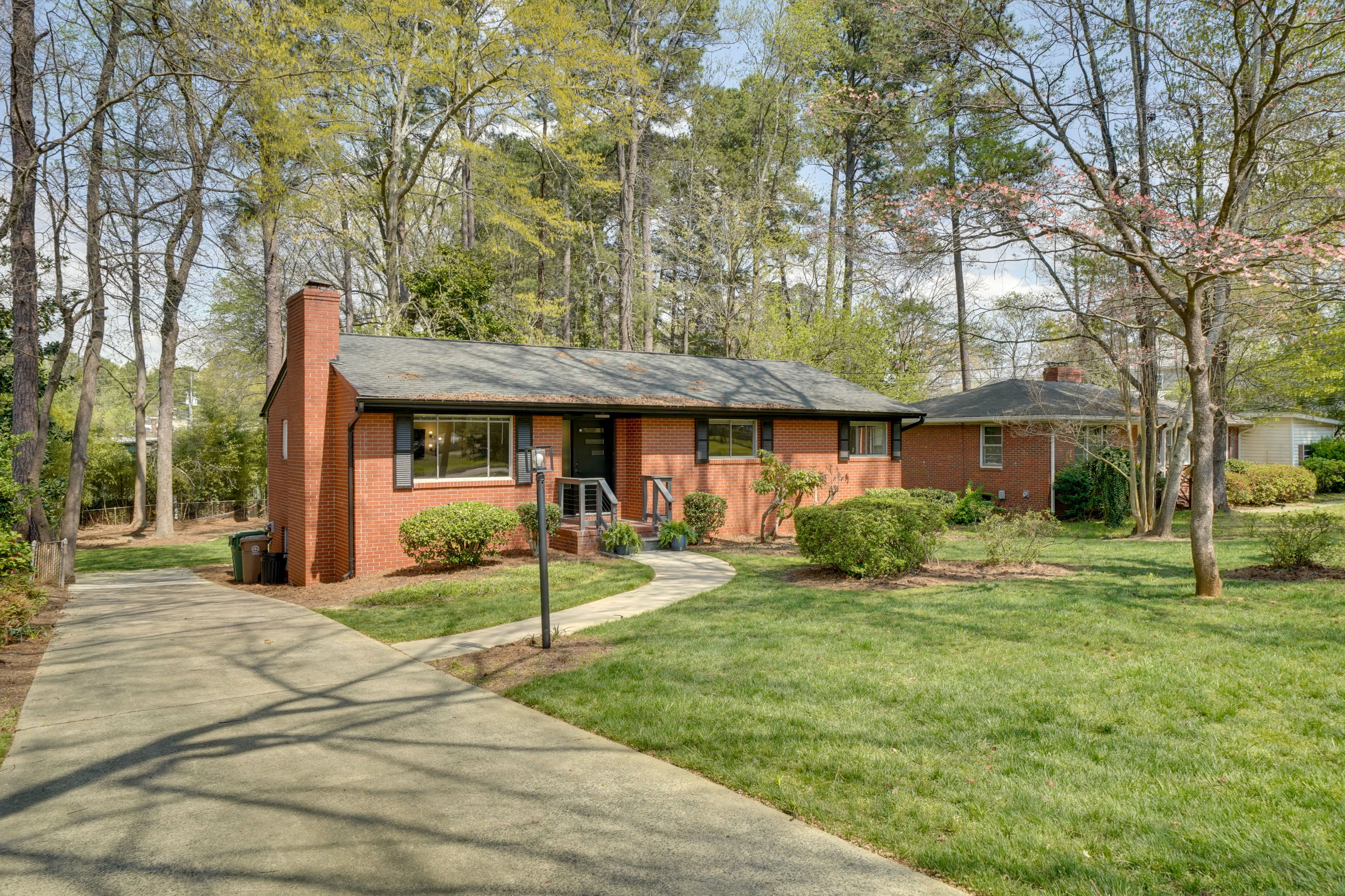 Parking | Driveway | Street Parking