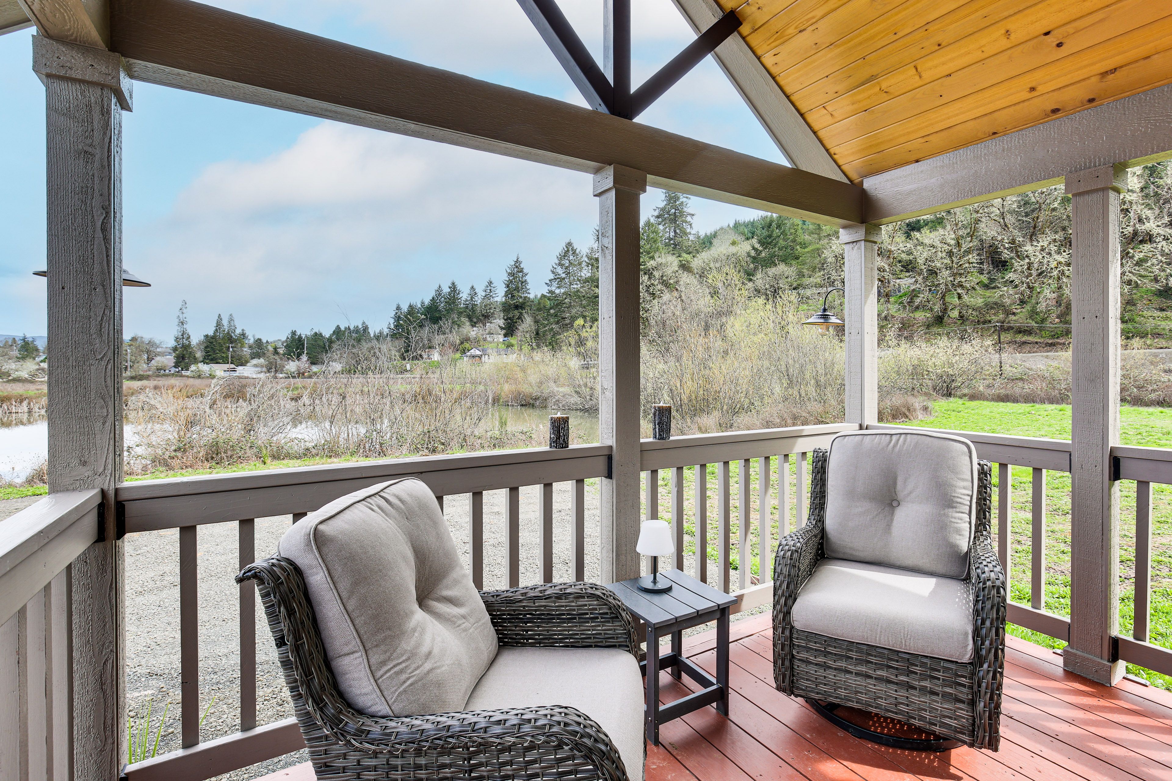 Furnished Private Deck