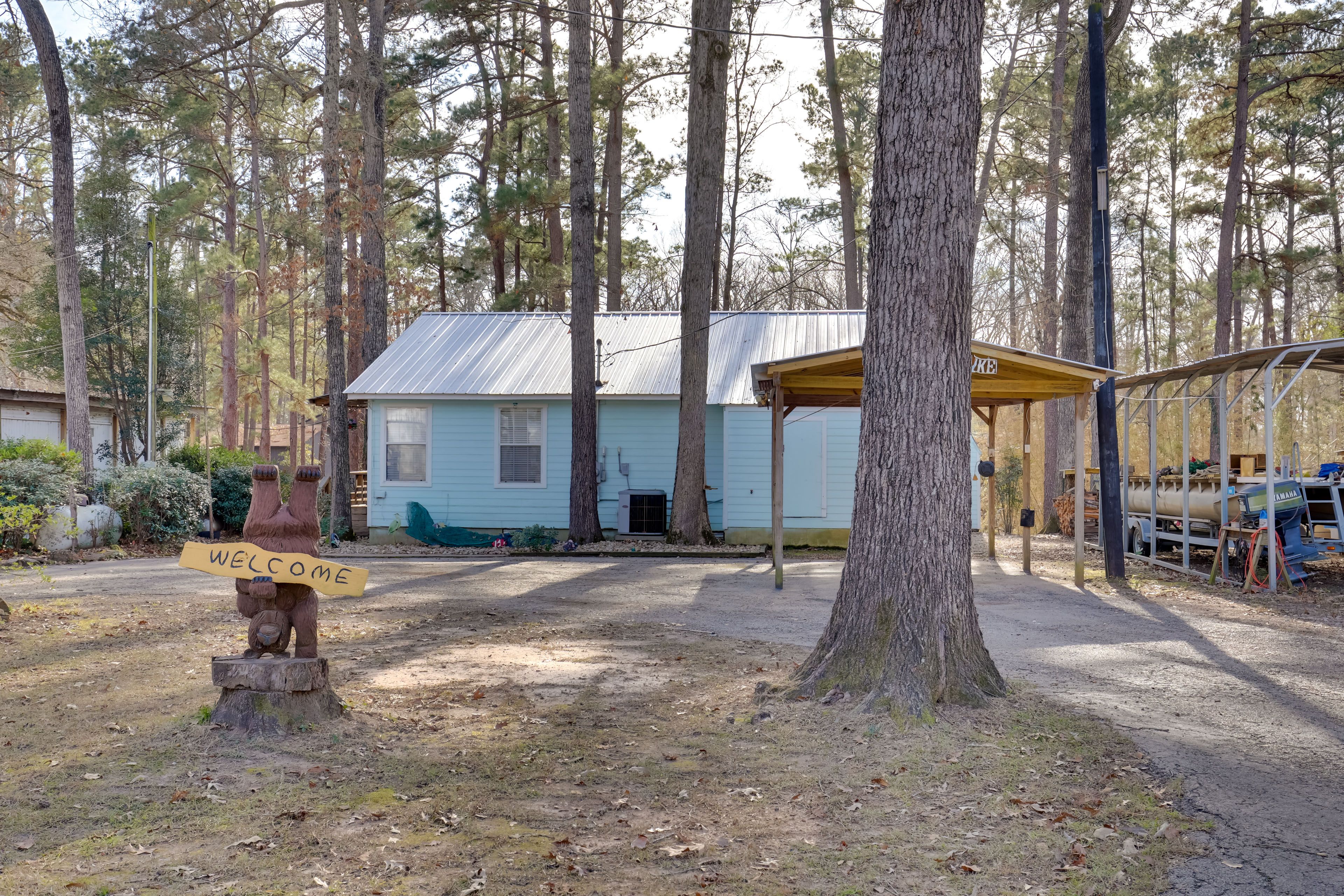Parking | Driveway (2 Vehicles) | Boat/Trailer Parking