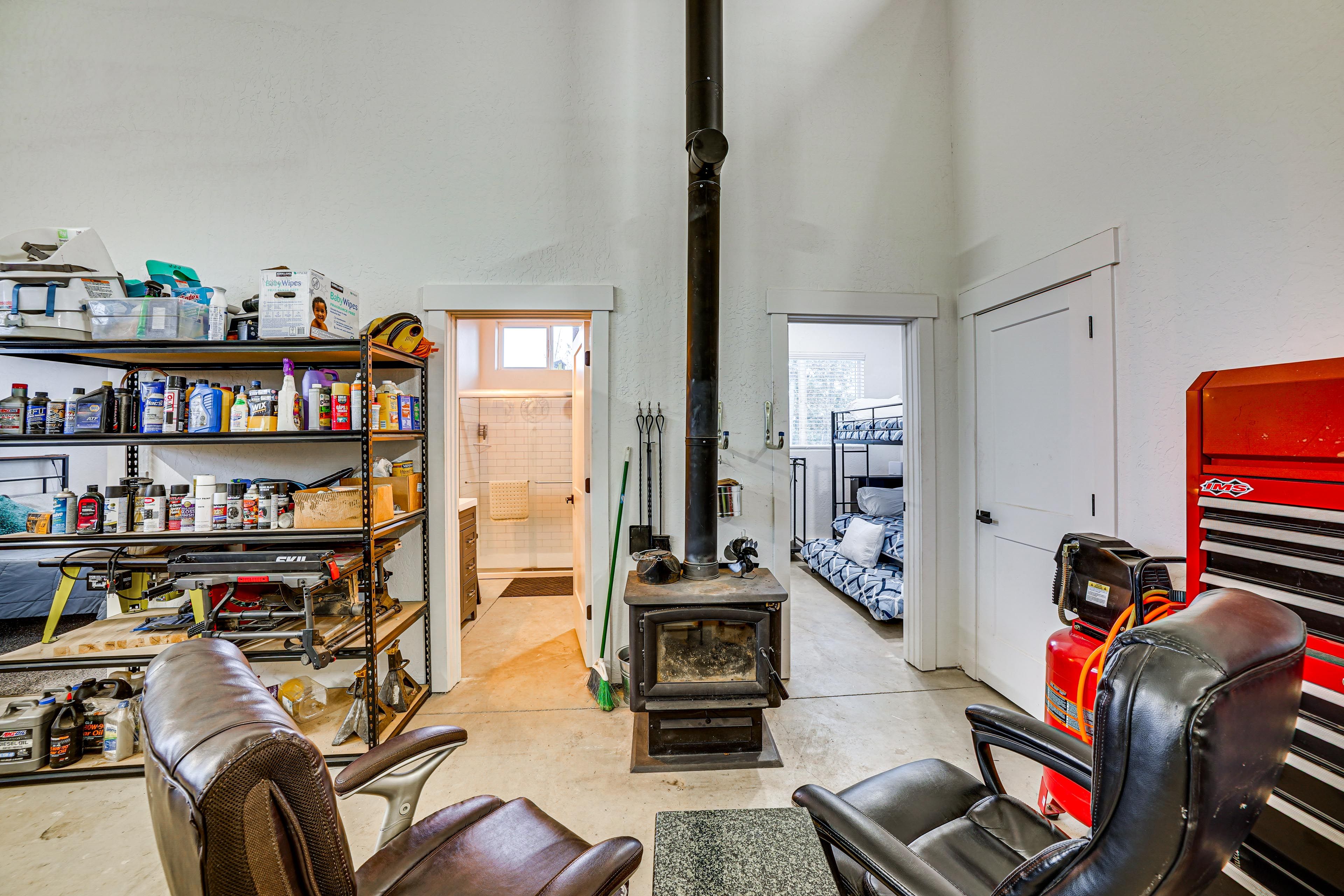 Sitting Area | Fireplace | 1st Floor