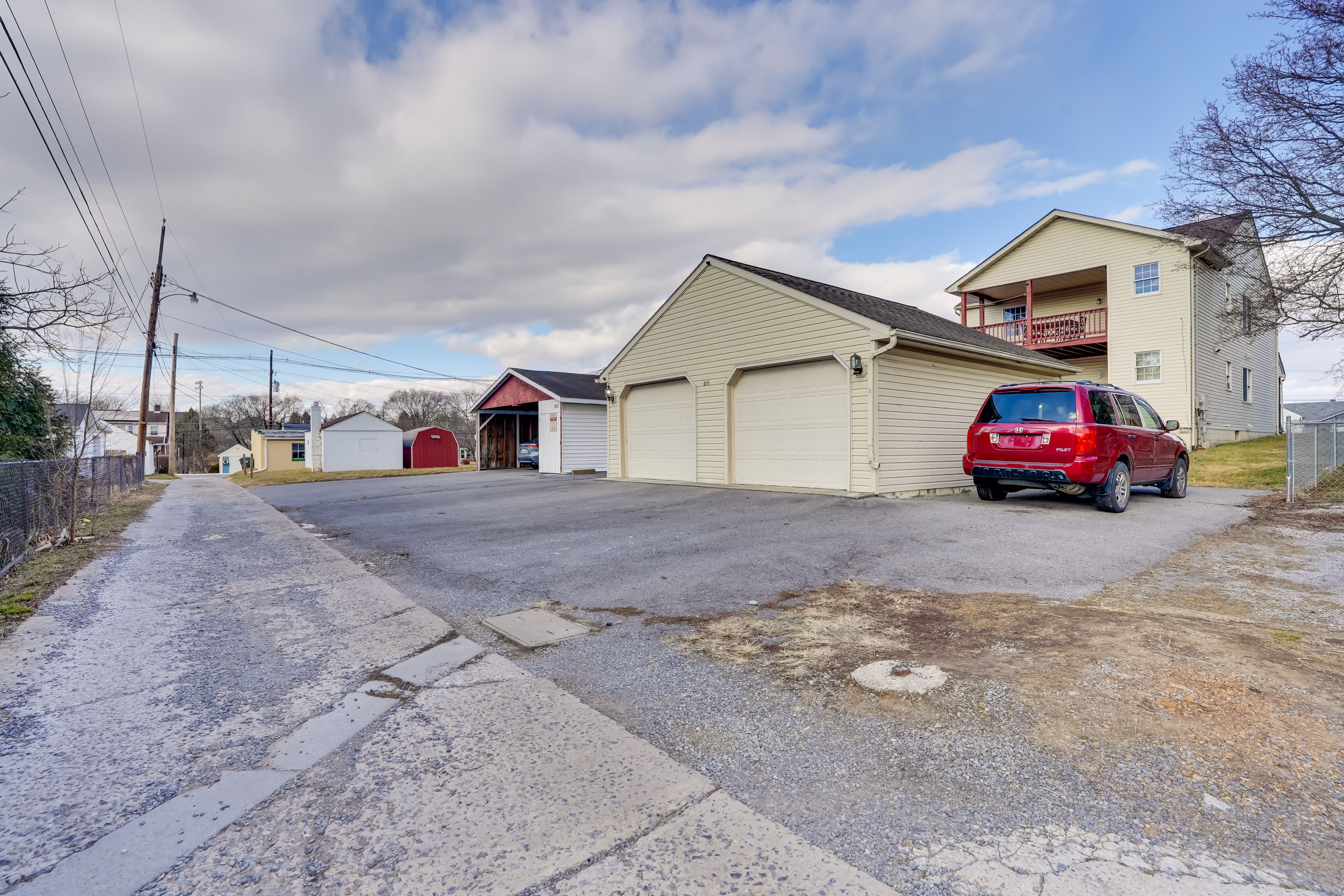 Parking | Shared Driveway (1 Vehicle) | Street Parking