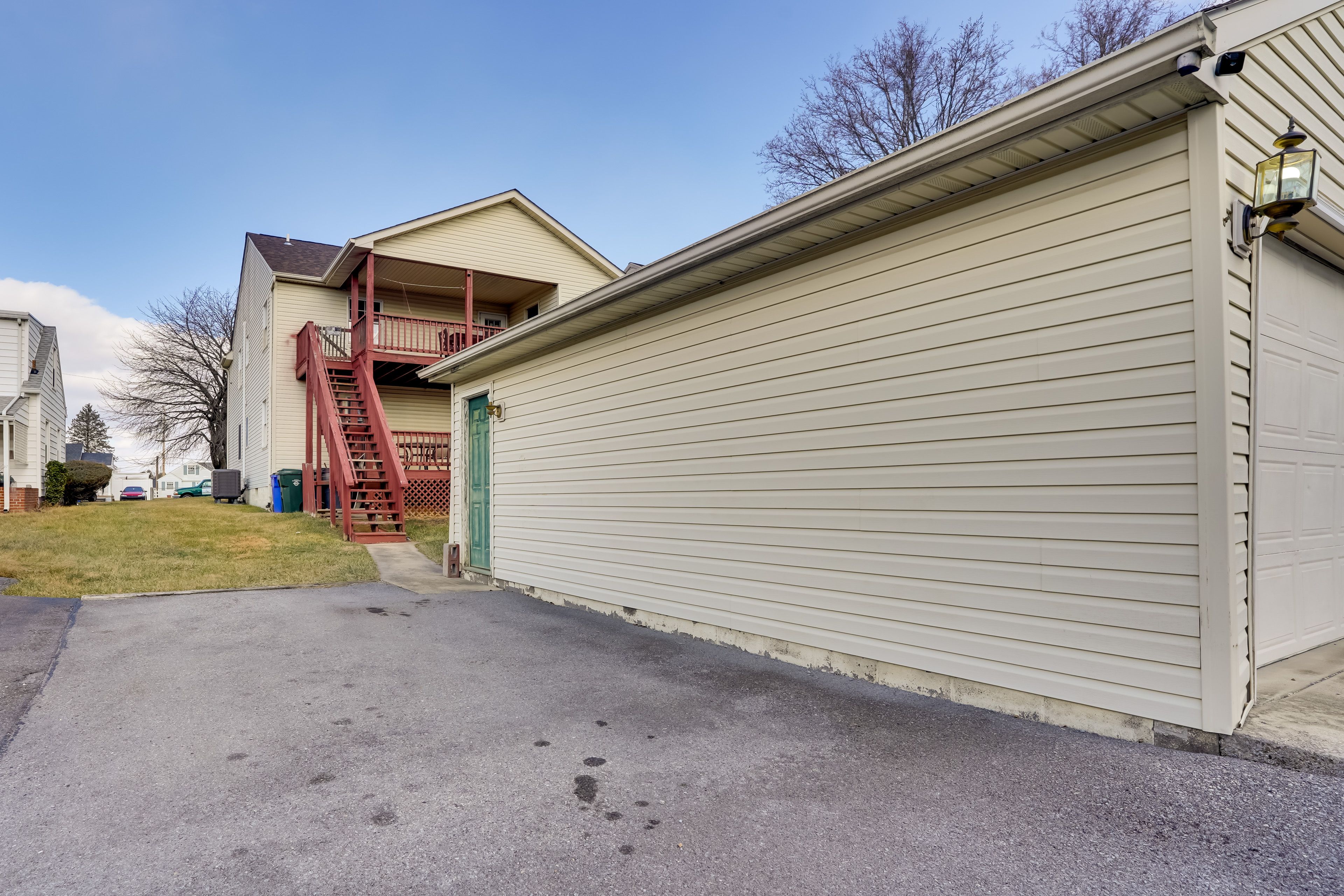 Parking | Shared Driveway (1 Vehicle) | Street Parking