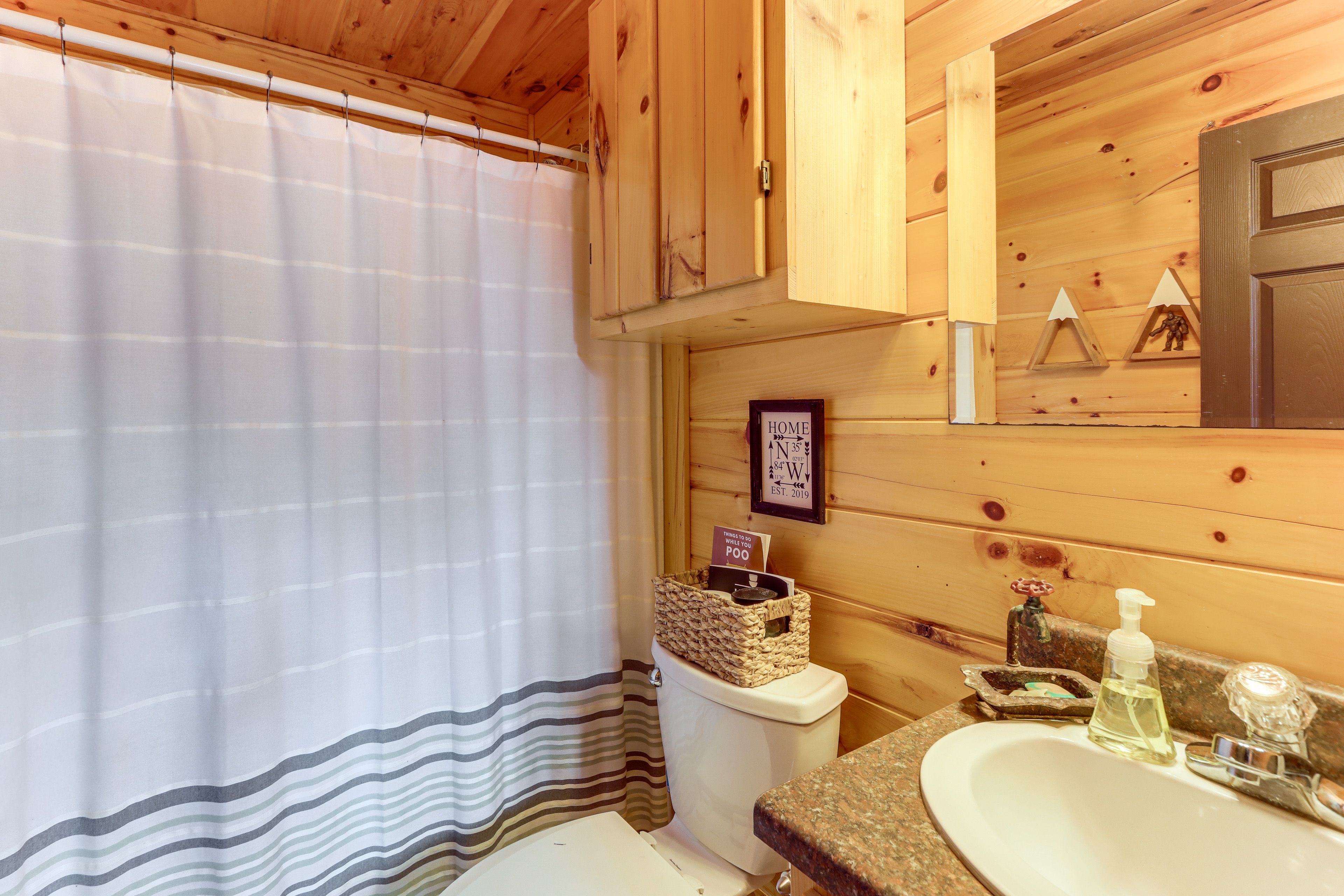 Bathroom | 1st Floor