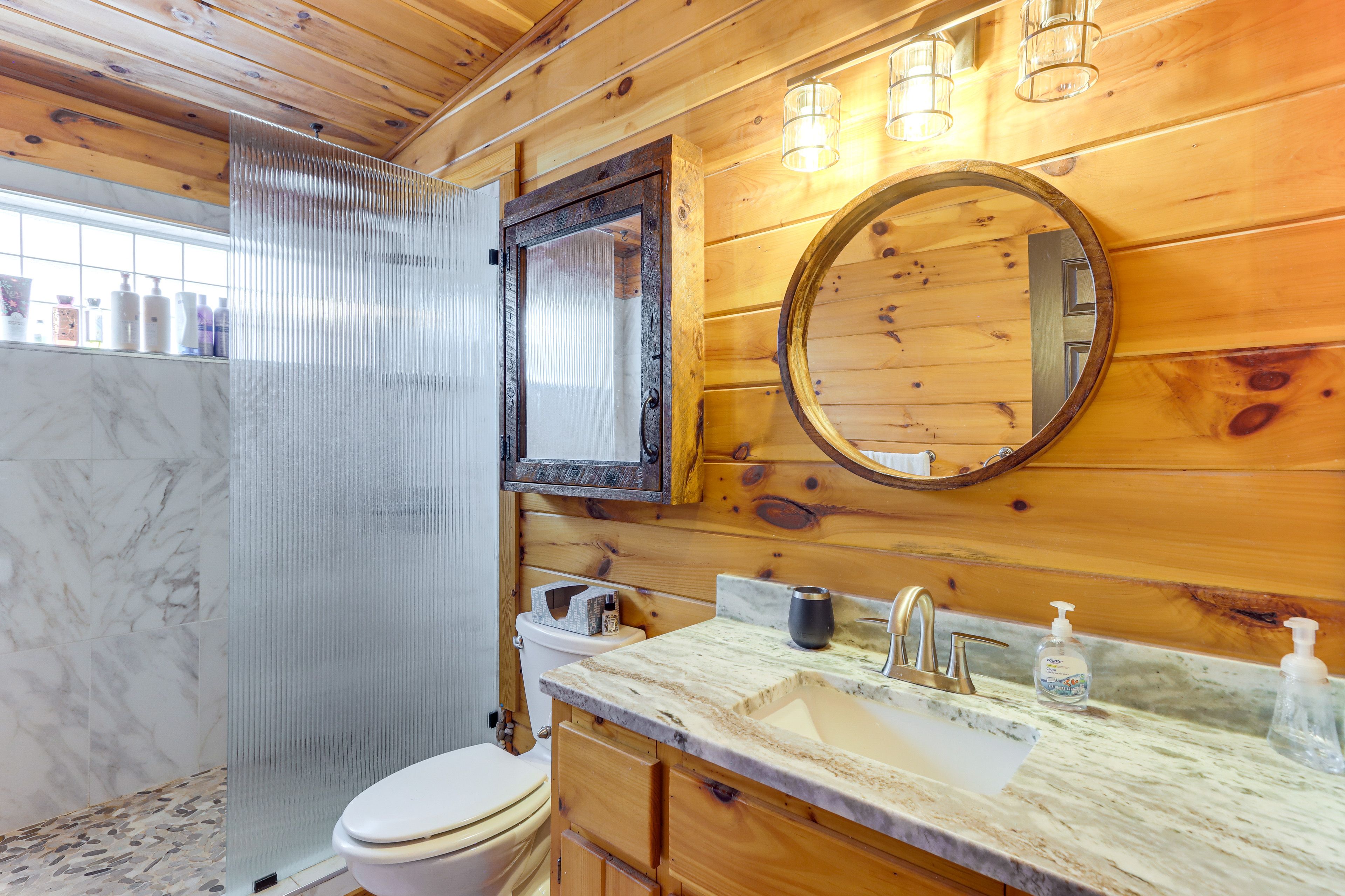 En-Suite Bathroom | 2nd Floor