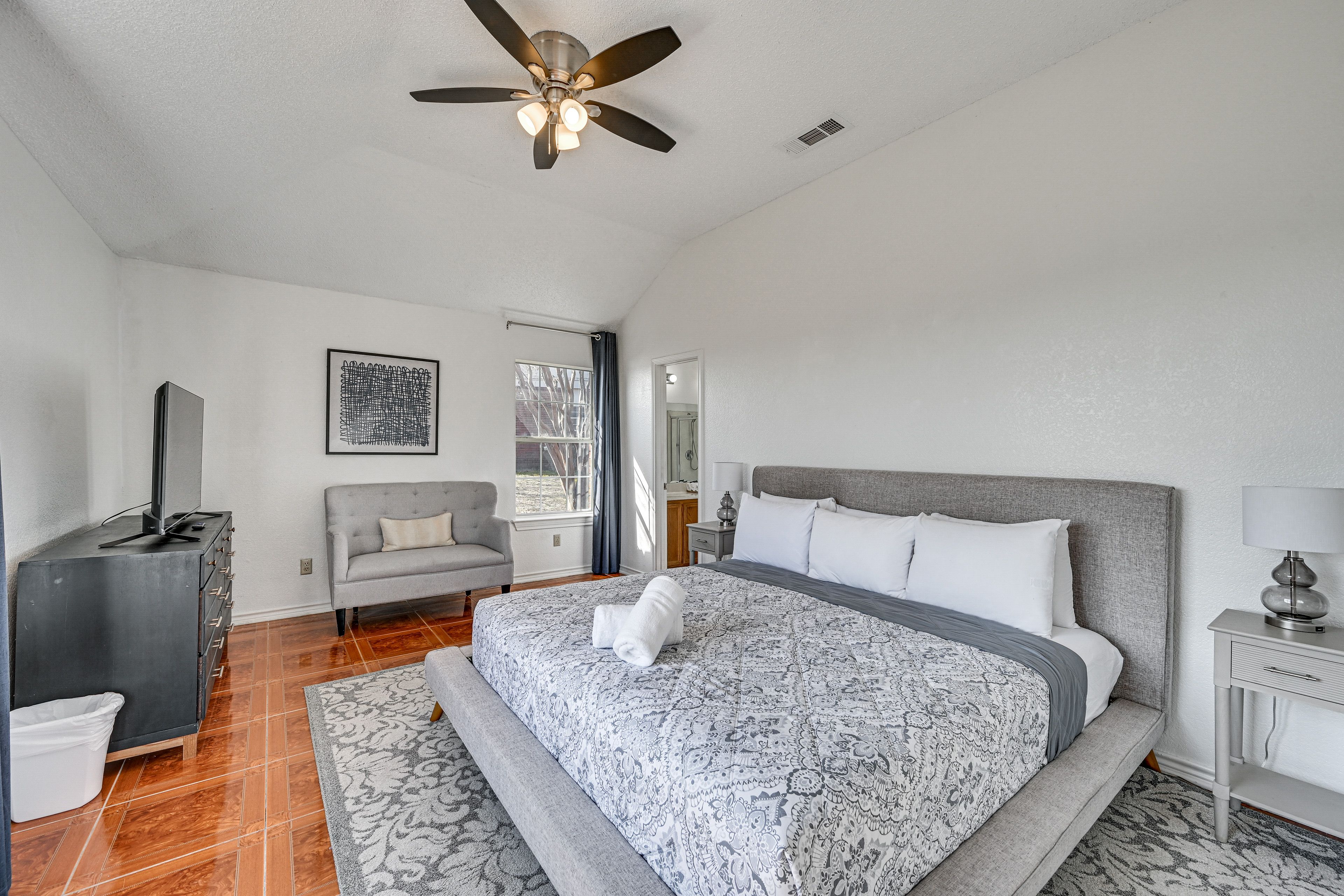 Bedroom 1 | King Bed | Smart TV