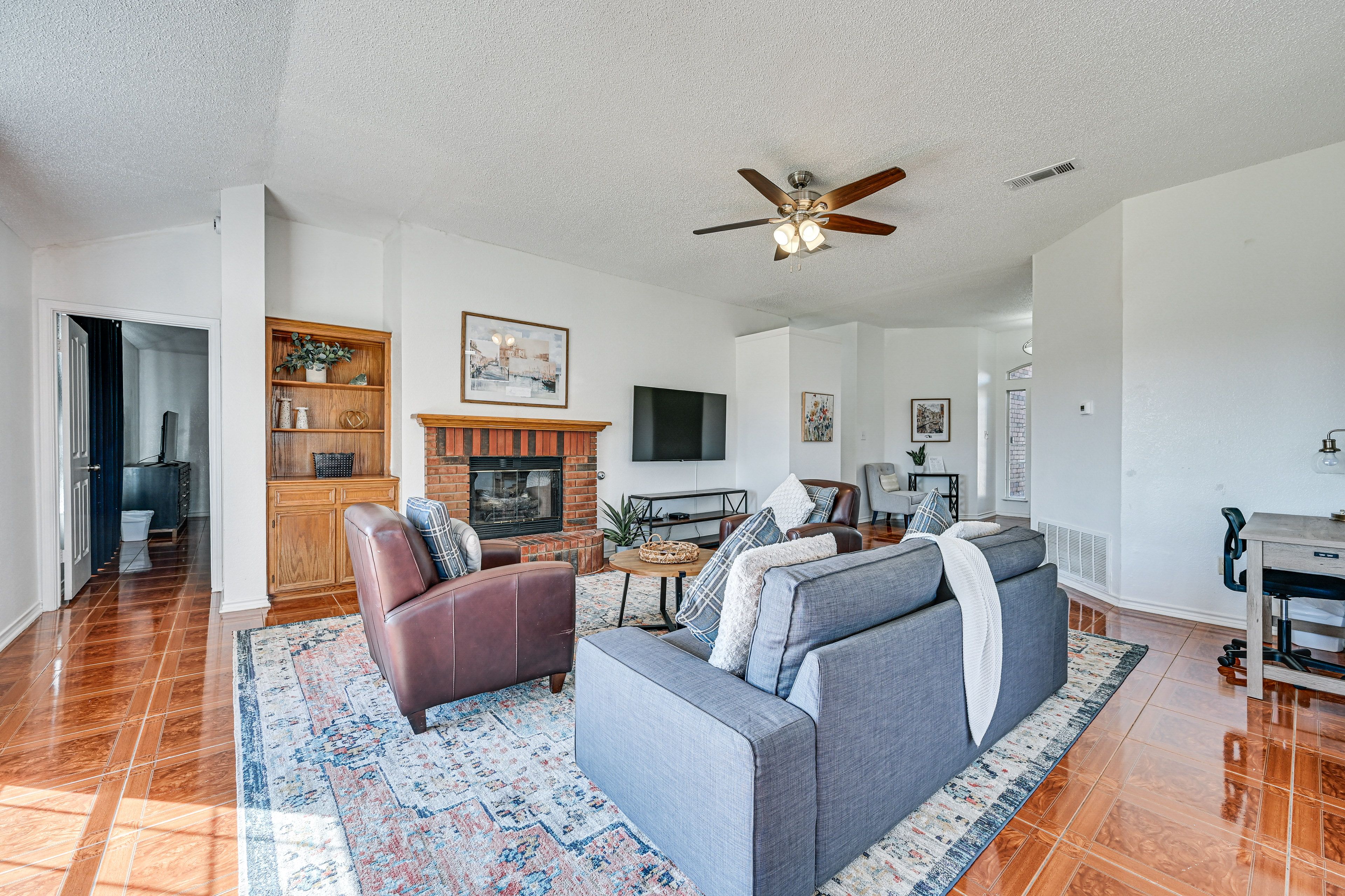 Living Room | Smart TV | Workspace | Single-Story Home