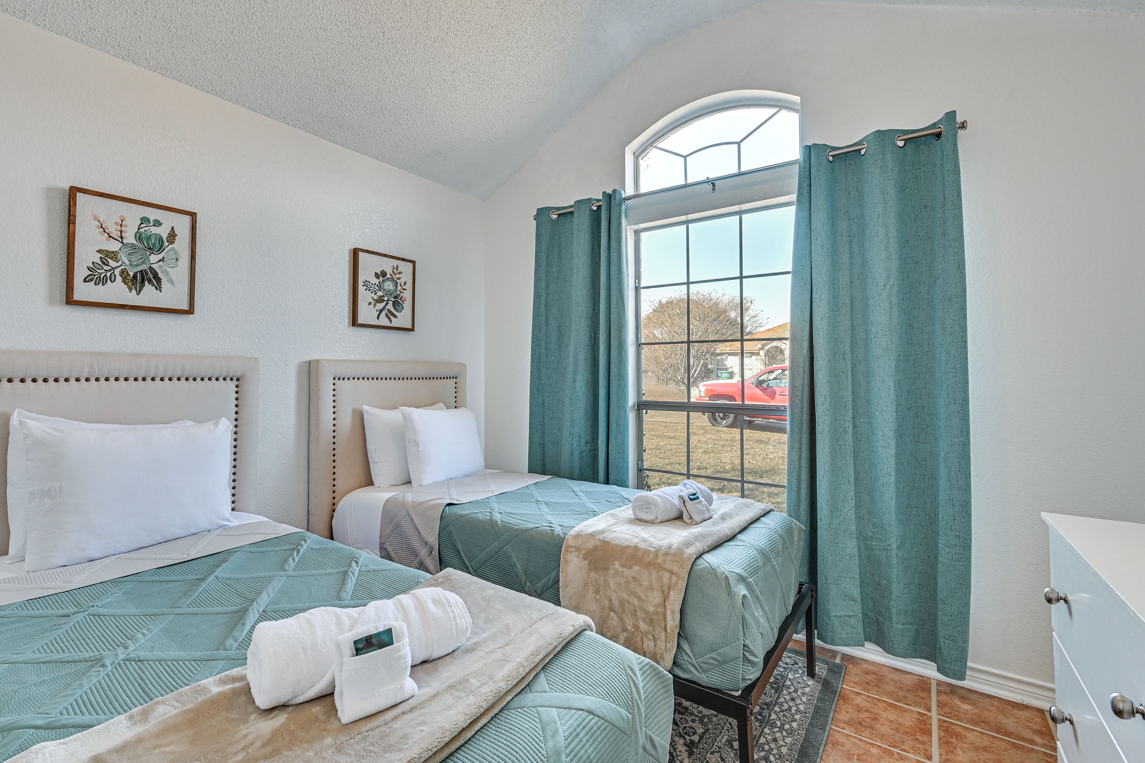 Bedroom 4 | 2 Twin Beds
