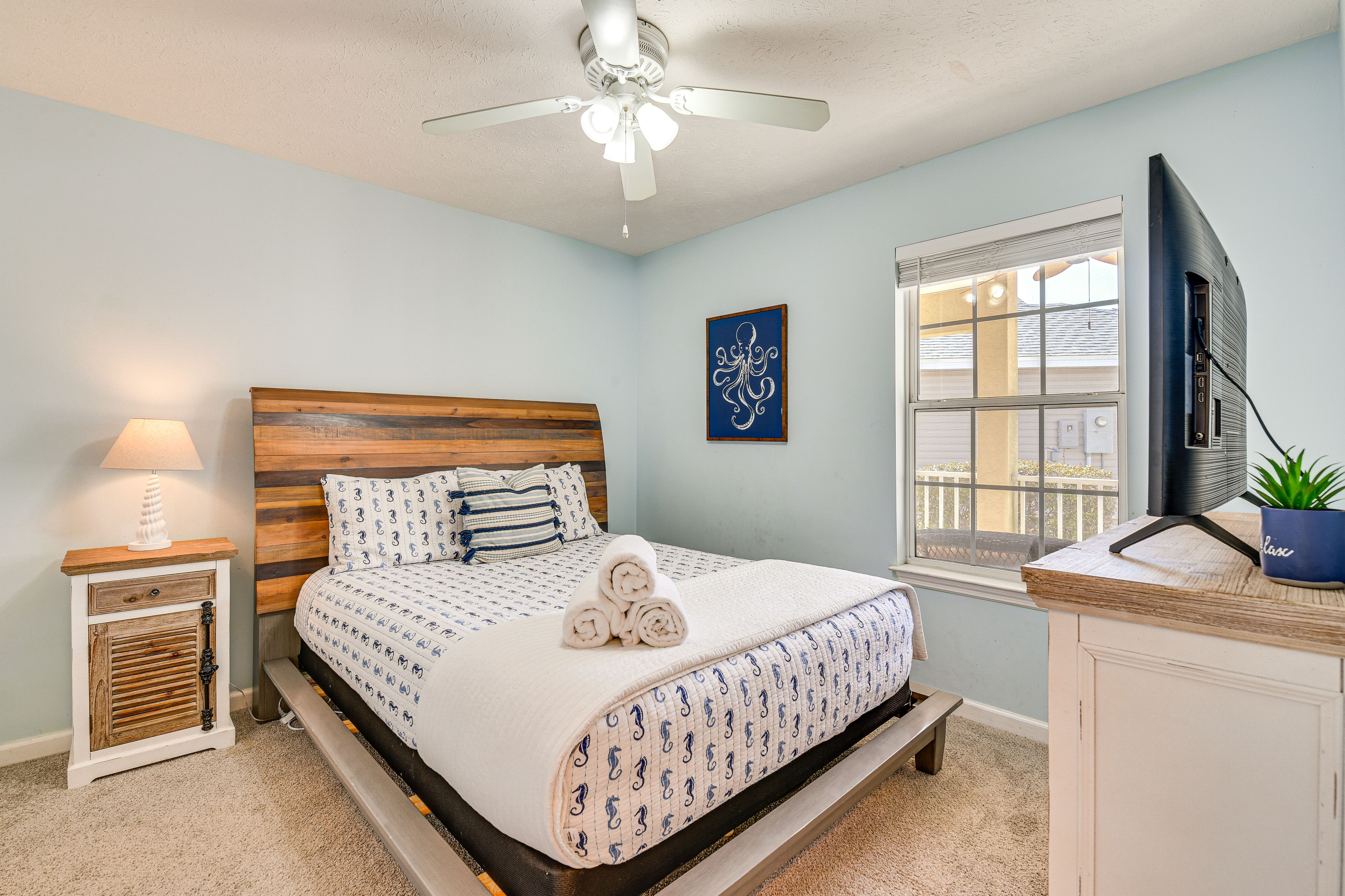 Bedroom 2 | Queen Bed