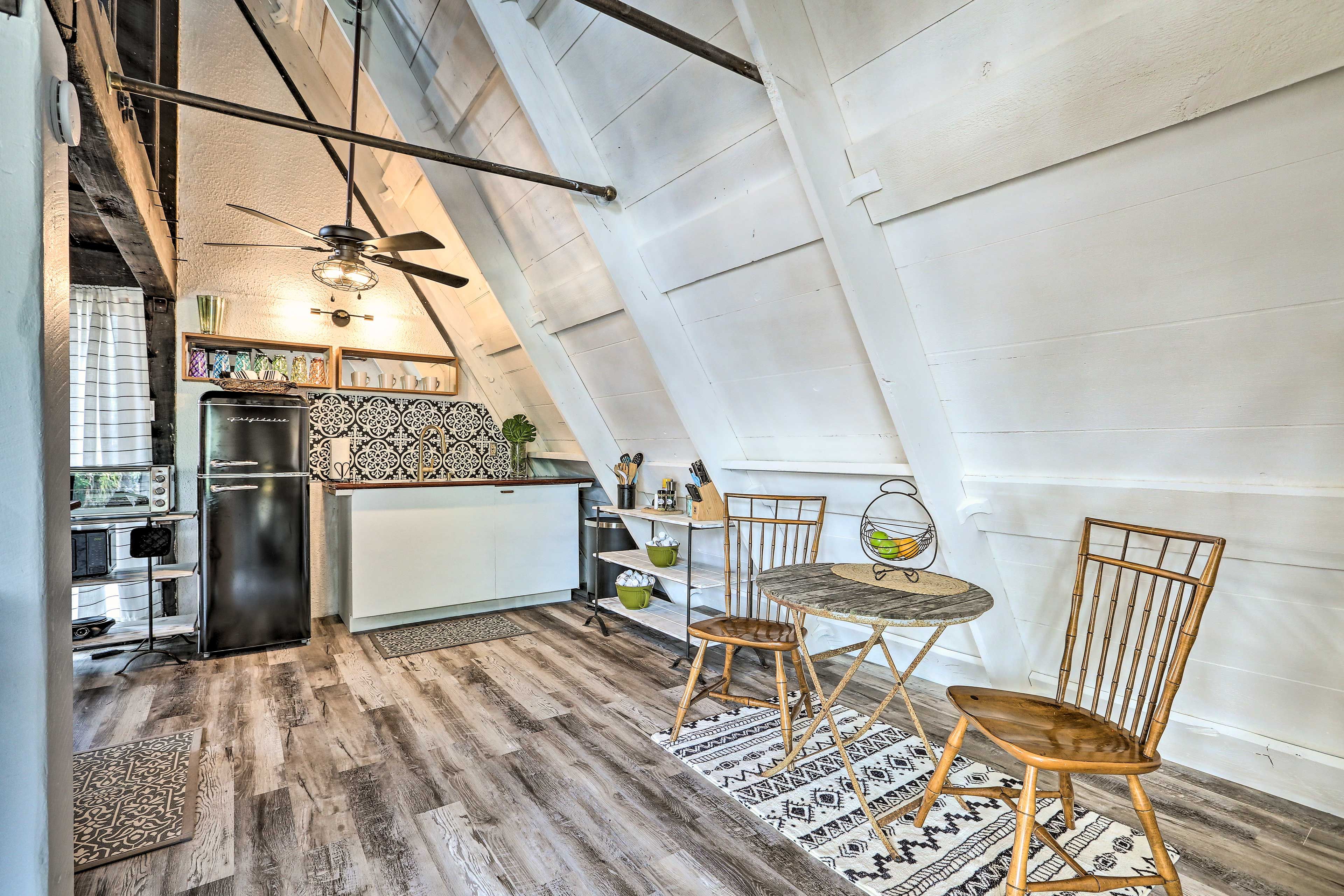 Seating Area | 1st Floor