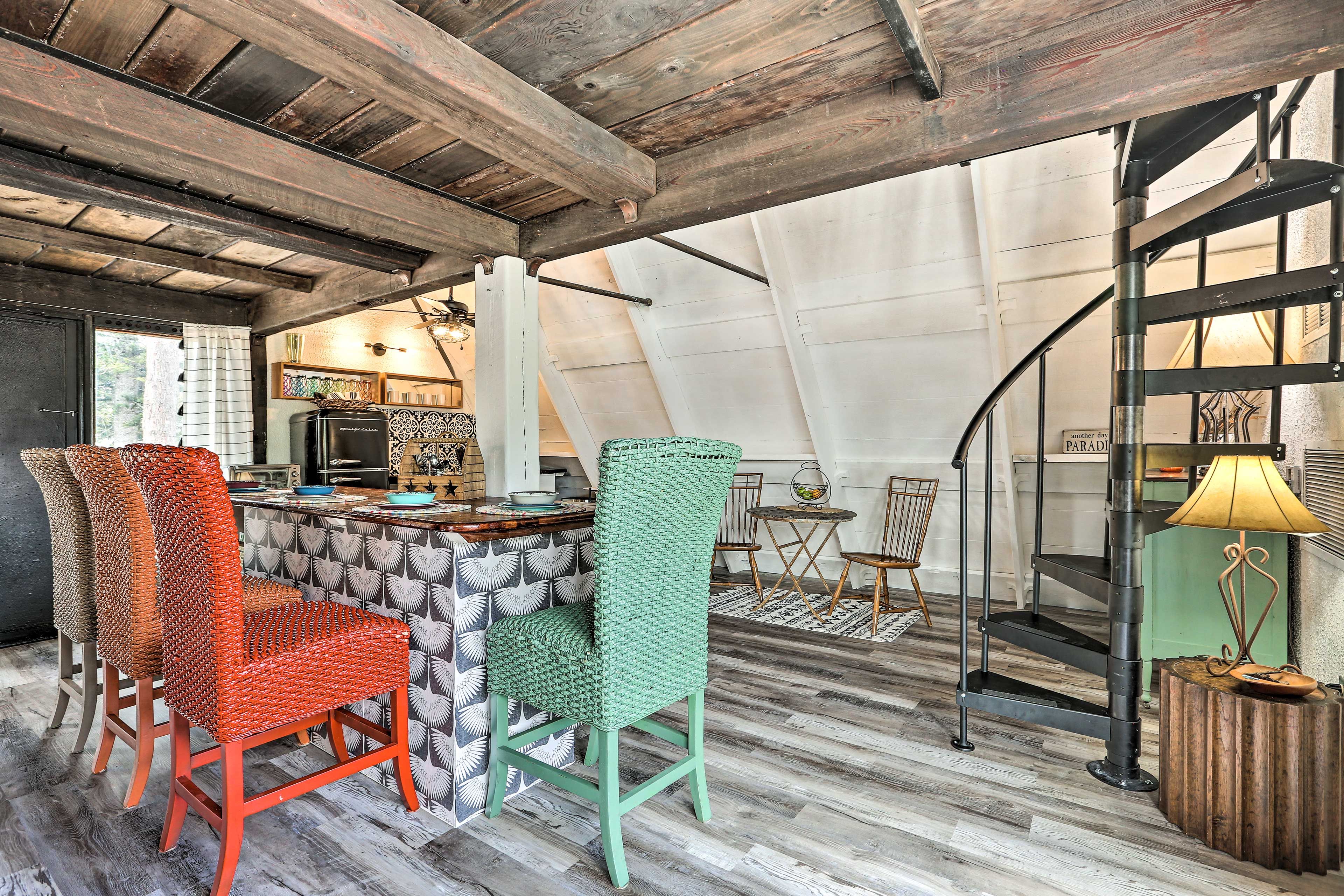 Kitchenette | Breakfast Bar | Cooking Basics | 1st Floor