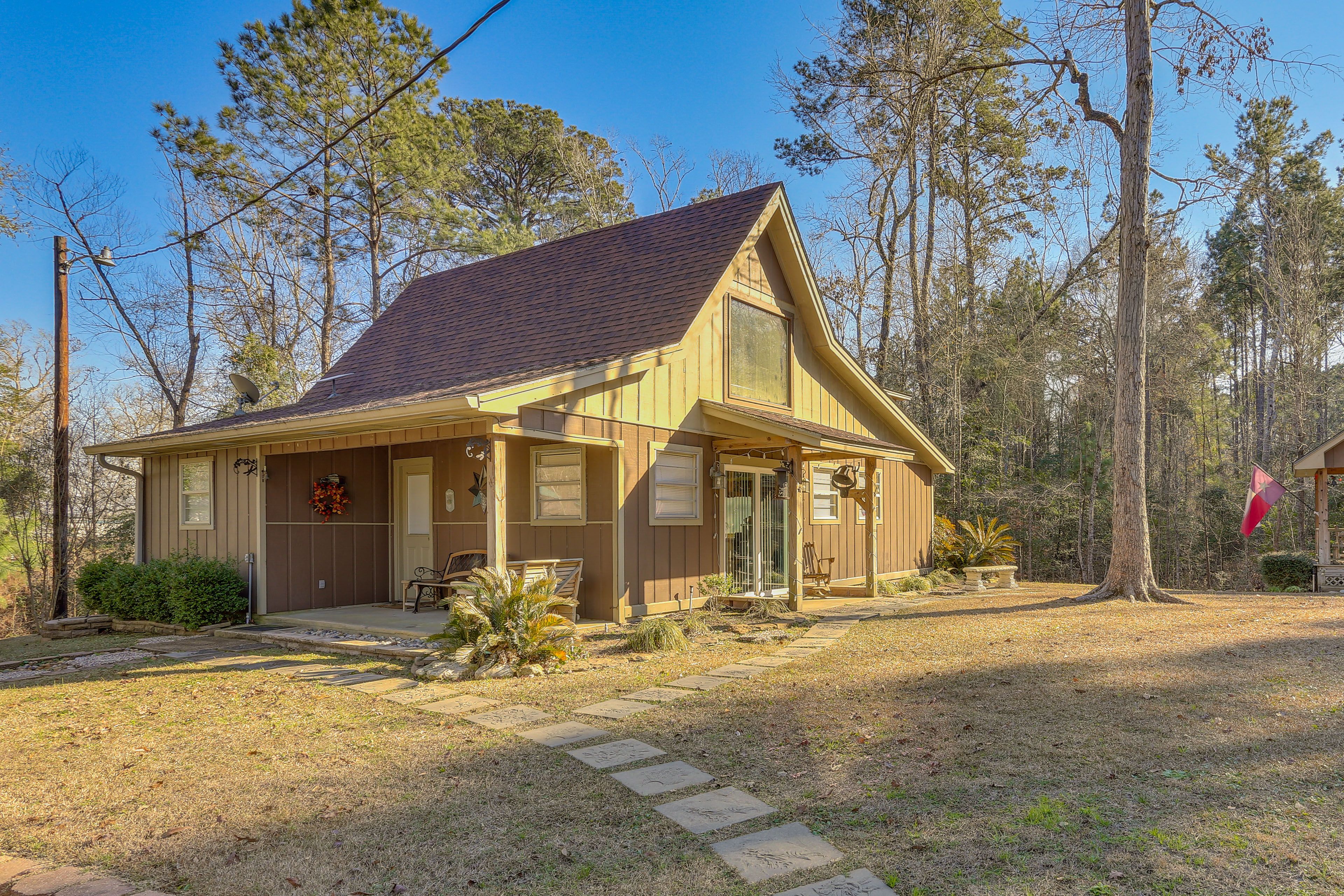 Broaddus Vacation Rental | 3BR | 1.5BA | 1,500 Sq Ft